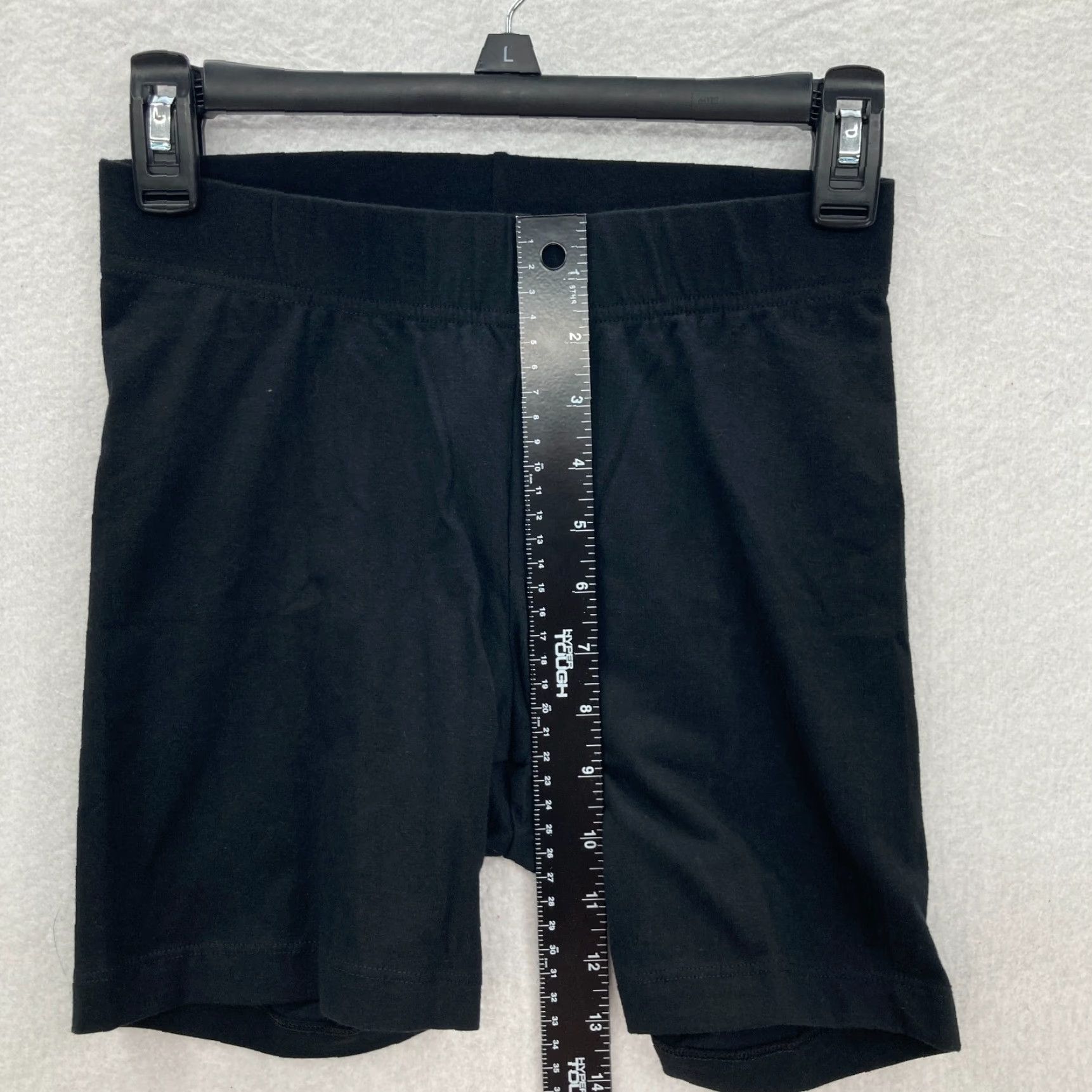Old Navy Old Navy XS Black Super Stretch Yoga Shorts Mid Rise NWT Womens Slim Bottoms Pockets Easy Care Stretch Size 42" / US 20 - 6 Thumbnail