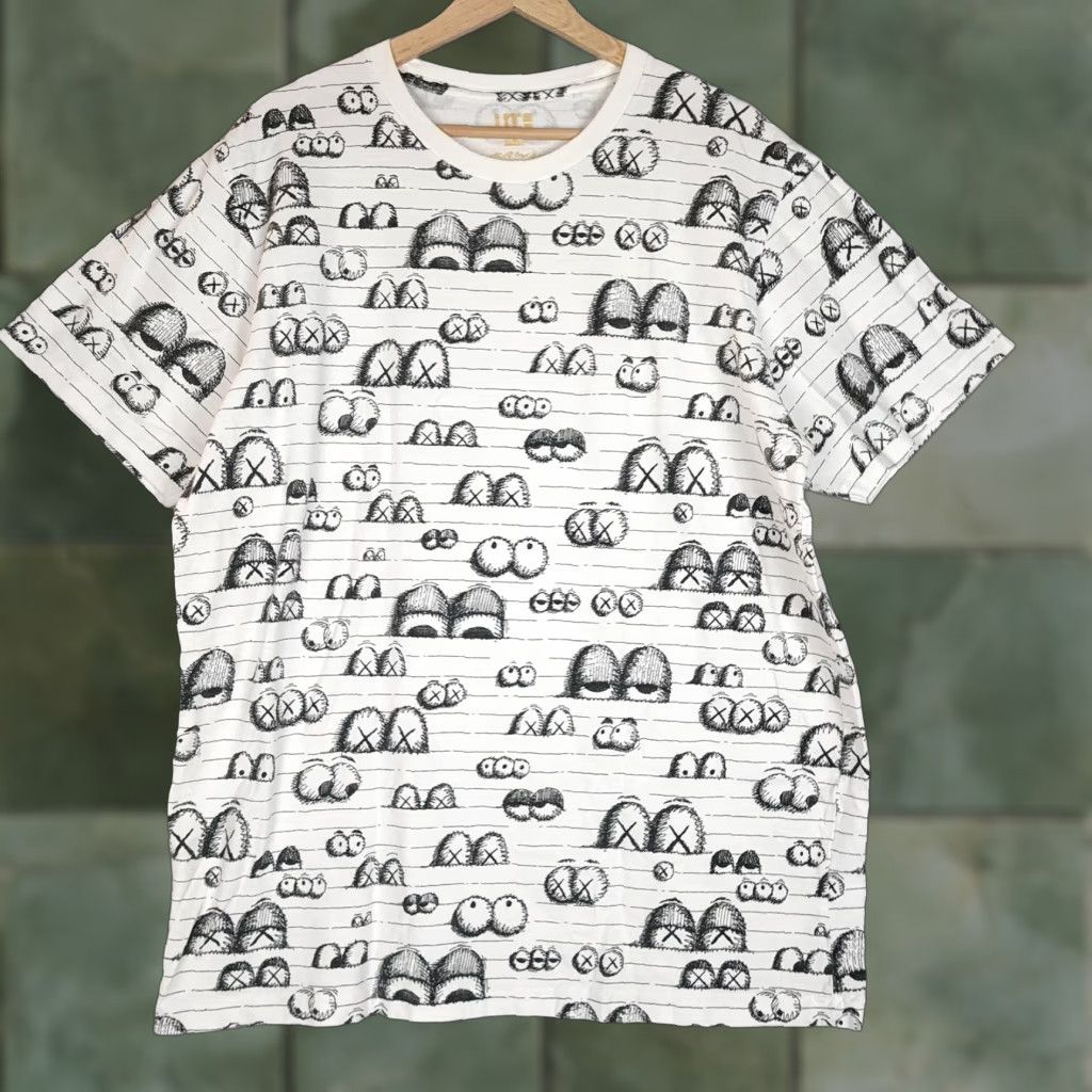 Uniqlo Uniqlo KAWS UT Shirt Mens Large White All Over Eyes Graphic Tee Streetwear Size US L / EU 52-54 / 3 - 1 Thumbnail