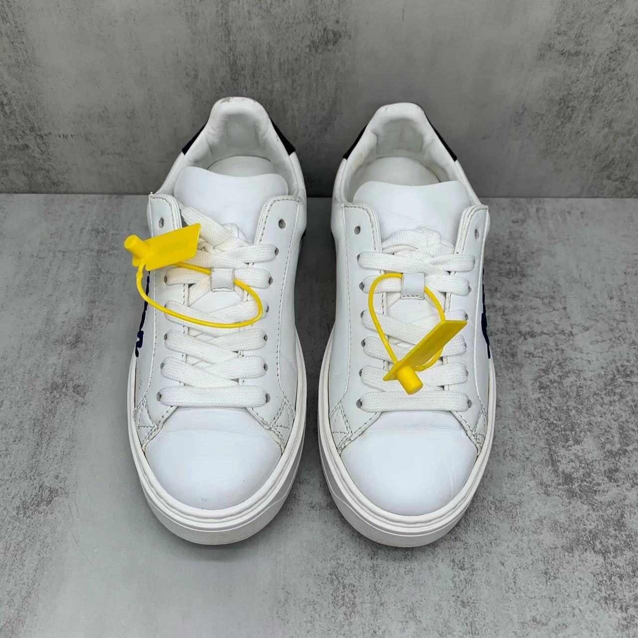 Louis Vuitton Lv Time Out White Blue Sneakers EUR 35 Size US 4 / IT 34 - 4 Thumbnail