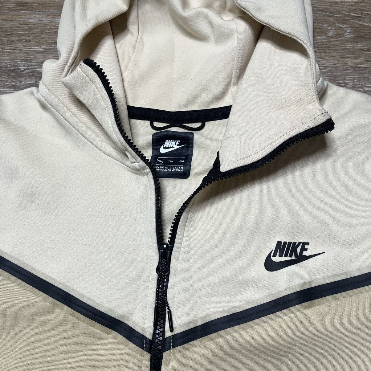 Nike two tone beige nike tech hoodie Size US XXL / EU 58 / 5 - 3 Thumbnail