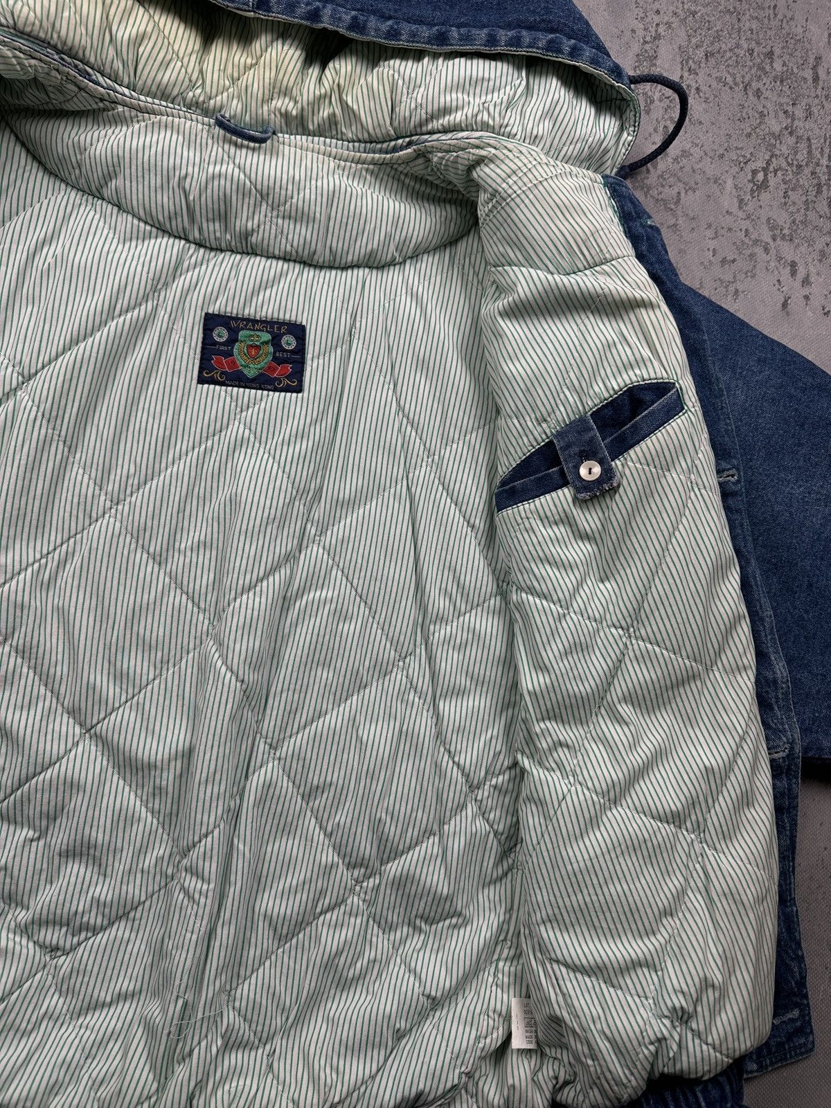 Wrangler Vintage Wrangler Denim Hooded Jacket Quilted Lined Workwear Size US XL / EU 56 / 4 - 19 Thumbnail