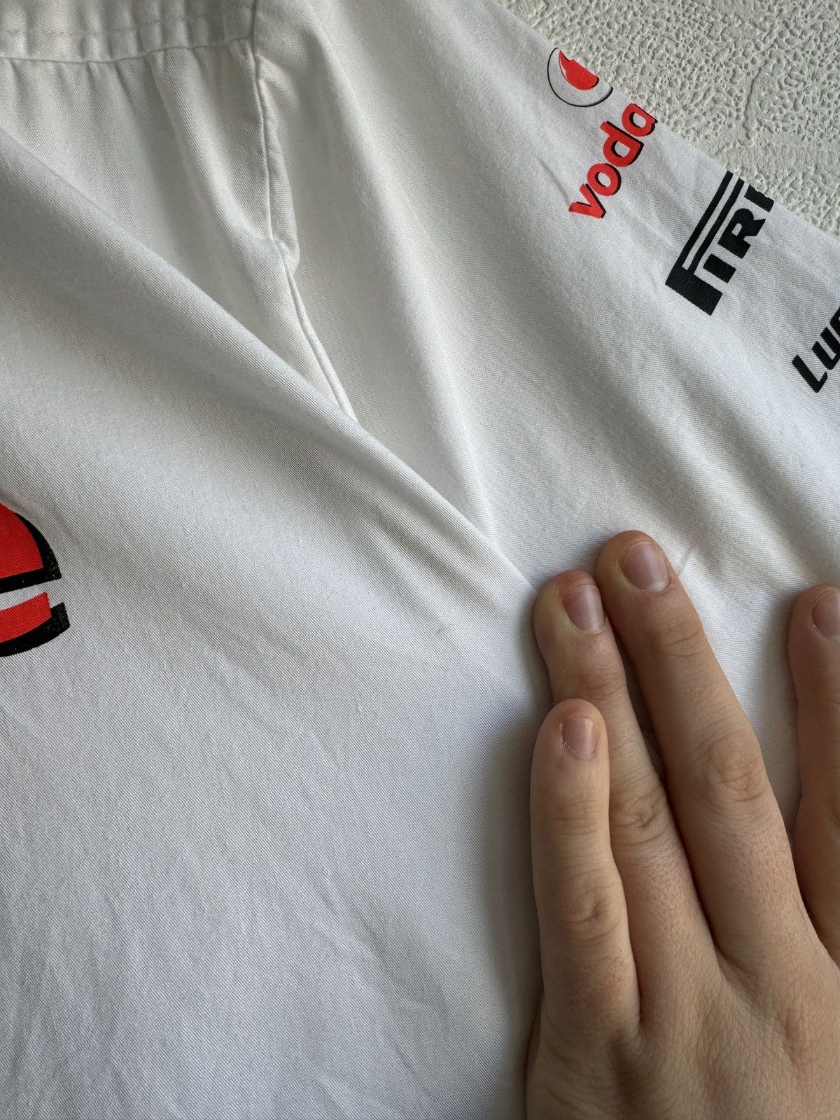 Japanese Brand Vintage McLaren Vodafone Hugo boss Racing Shirt Size US L / EU 52-54 / 3 - 10 Thumbnail