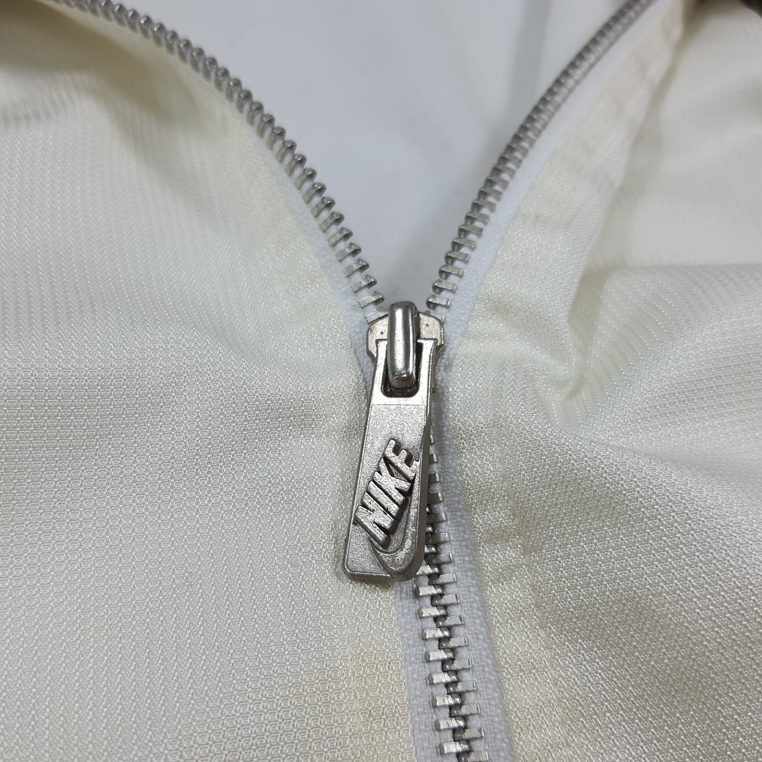 Nike Vintage NIKE Game Tennis Gear Windbreaker Bomber C306N14 Size US L / EU 52-54 / 3 - 7 Thumbnail