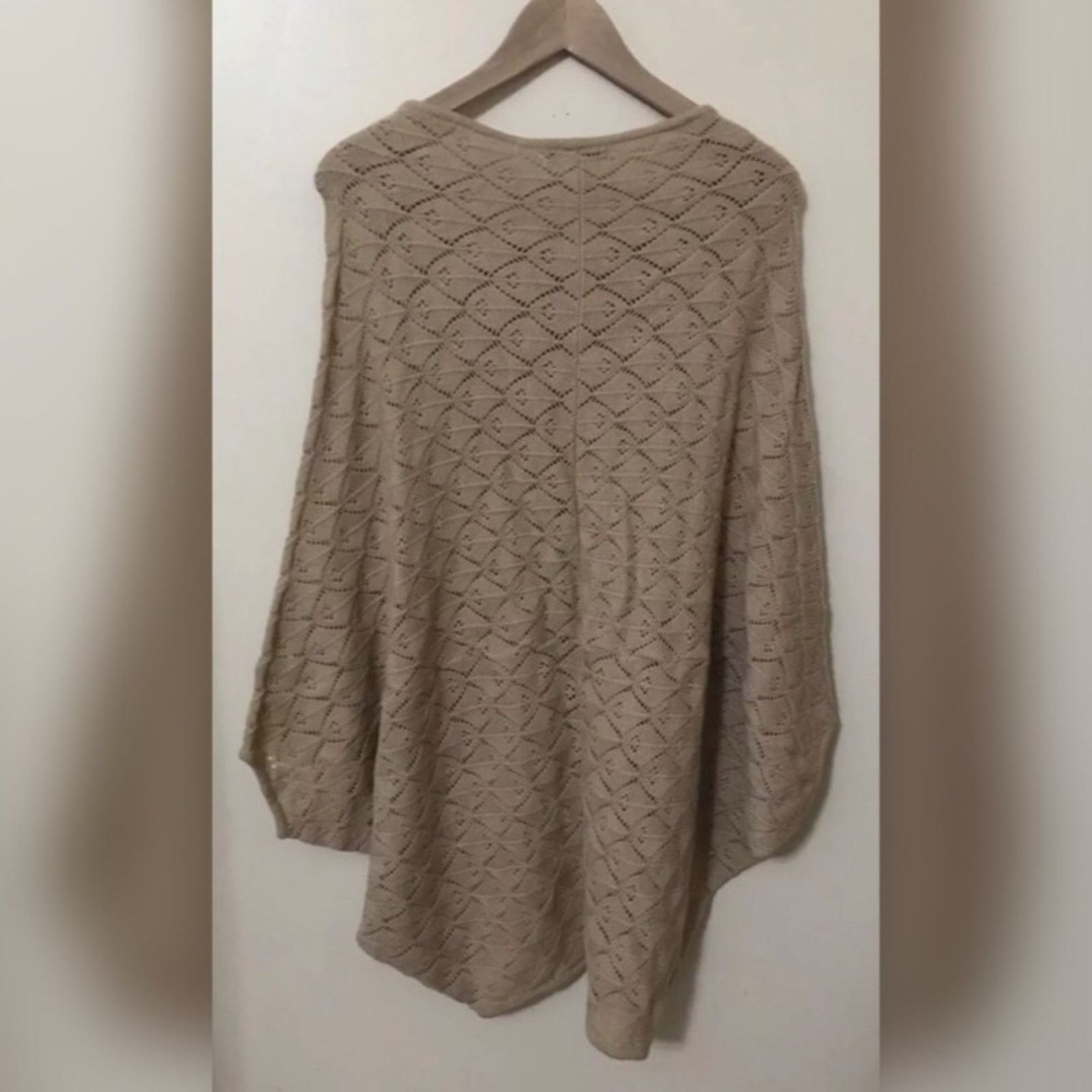 Other XXI Caramel Batwing 30% Wool Pullover Sweater/Poncho Size M / US 6-8 / IT 42-44 - 5 Thumbnail