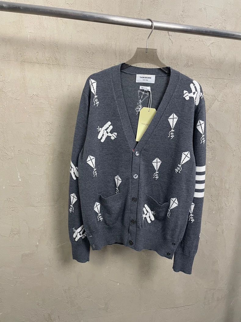 Thom Browne Thom Browne size1 Gray kite plane wool sweater Size US S / EU 44-46 / 1 - 1 Thumbnail