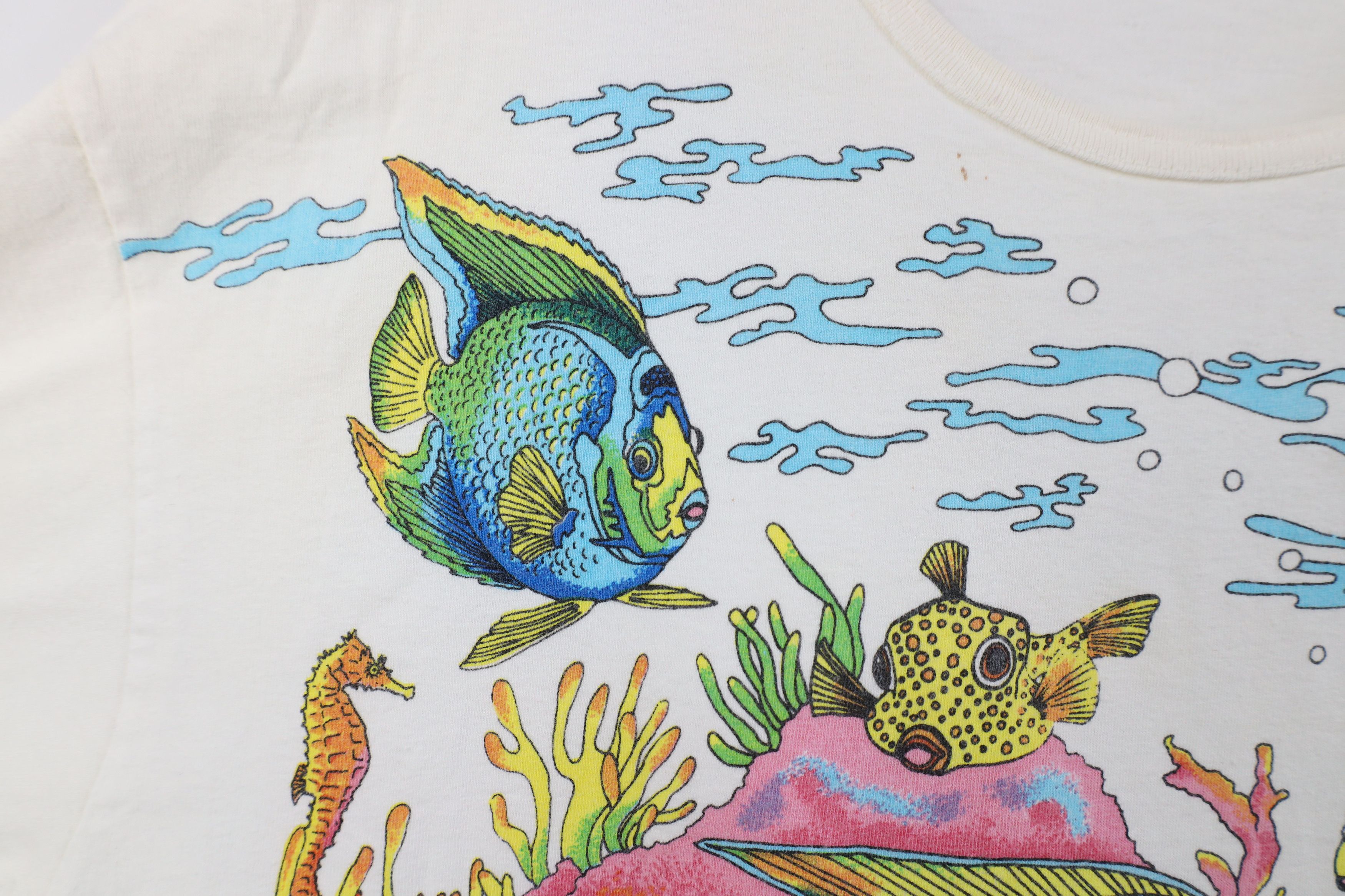 Vintage Vintage 90s Streetwear Cayman Islands Beach Pocket T-Shirt Size ONE SIZE - 5 Thumbnail