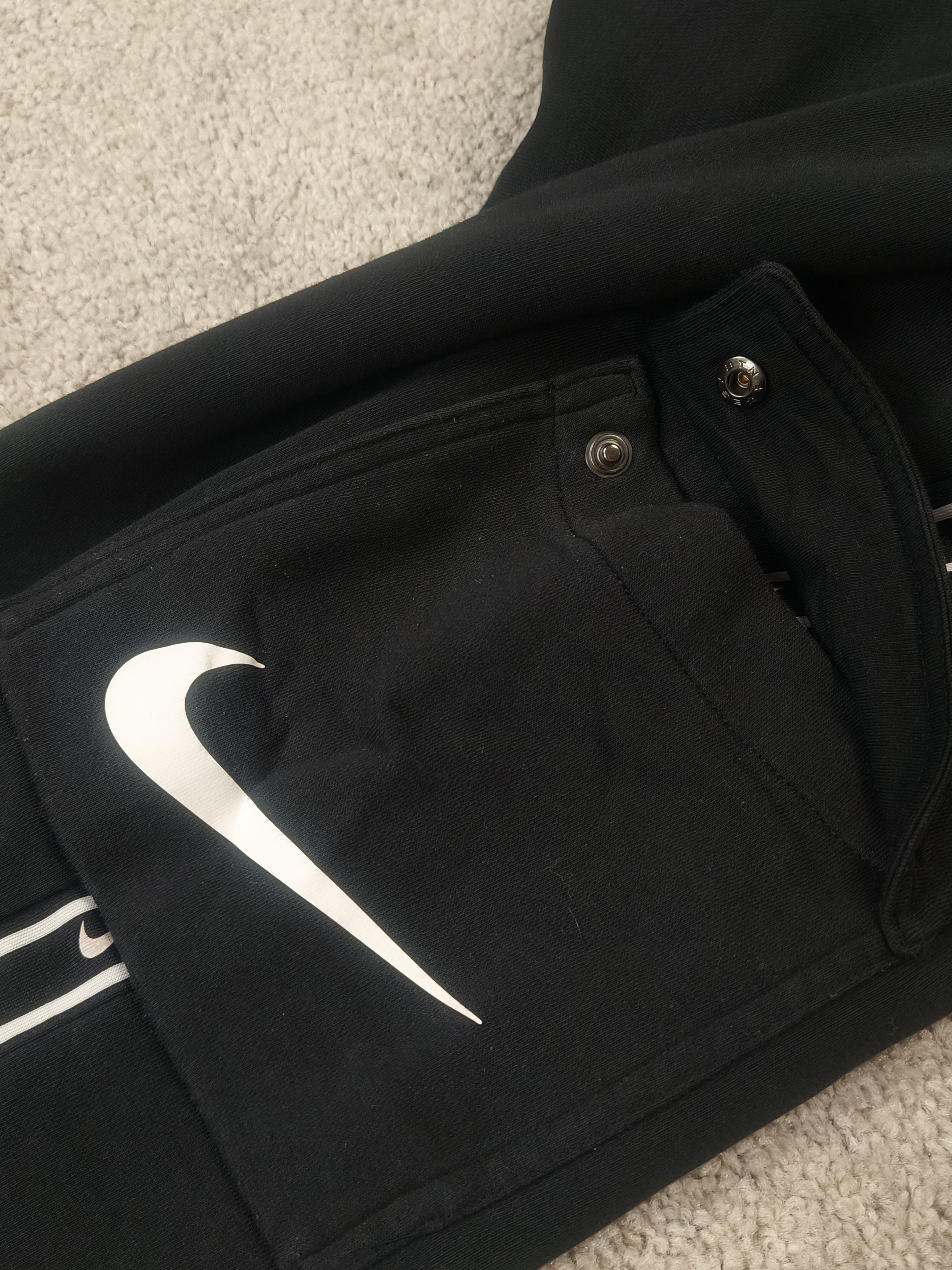 Nike Nike Cargo Joggers Swoosh Logo White Tape Detail Sweatpants Size US 32 / EU 48 - 4 Thumbnail