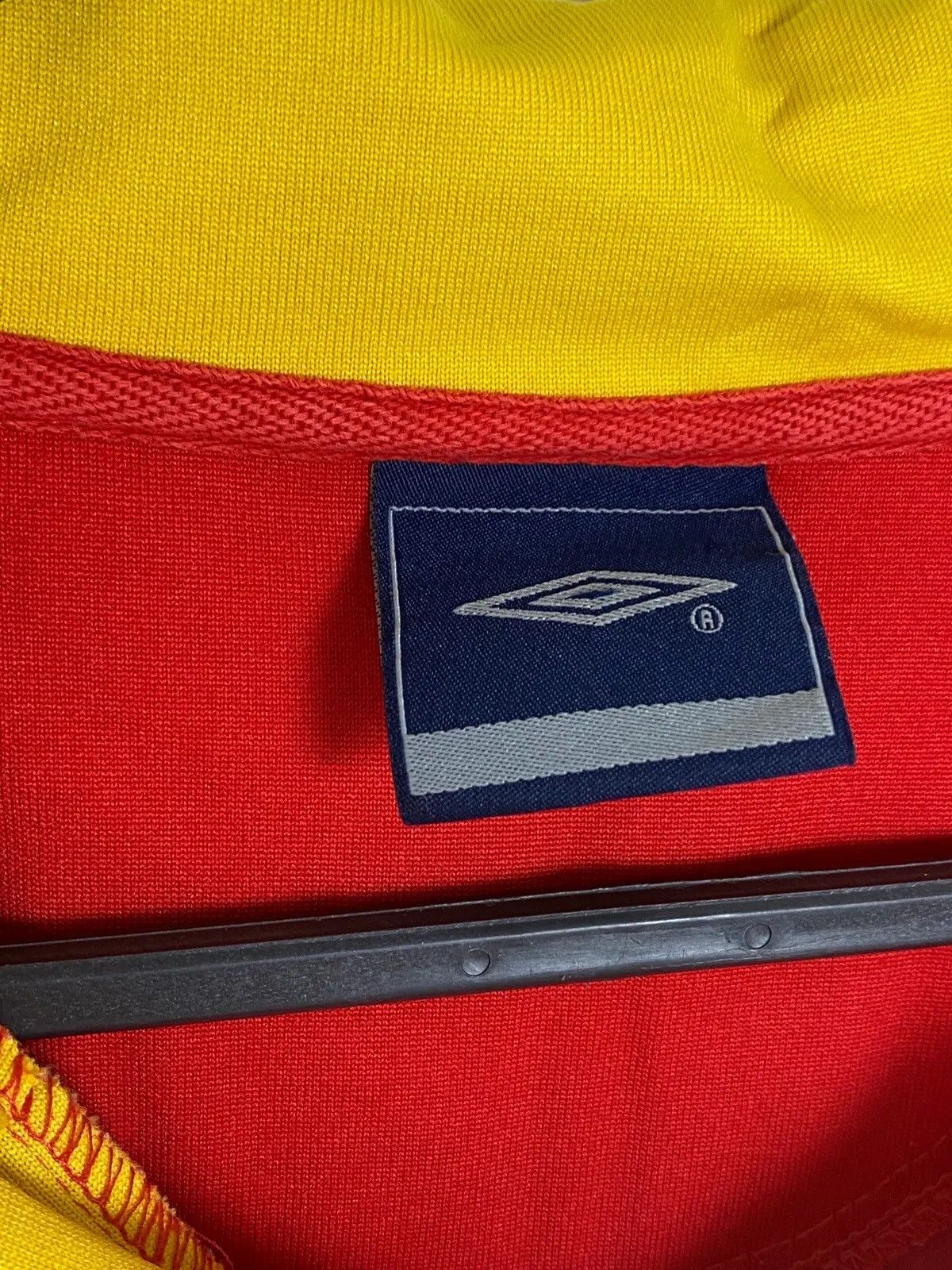 Umbro Vintage Umbro Fifa 1986 Espana Spain Soccer Jersey Size US L / EU 52-54 / 3 - 5 Thumbnail