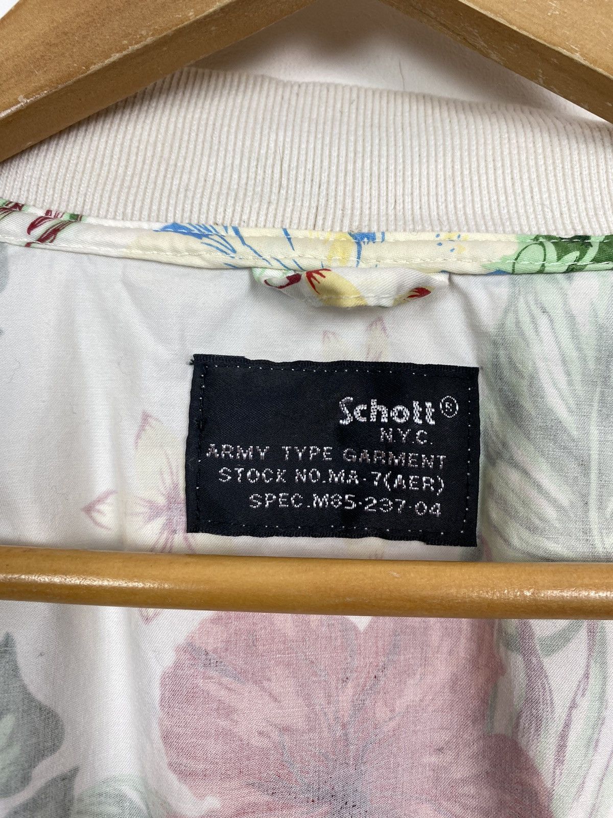 Schott Schott Floral Full Zip Bomber Jacket Size L White USA Flower Size M / US 6-8 / IT 42-44 - 12 Thumbnail