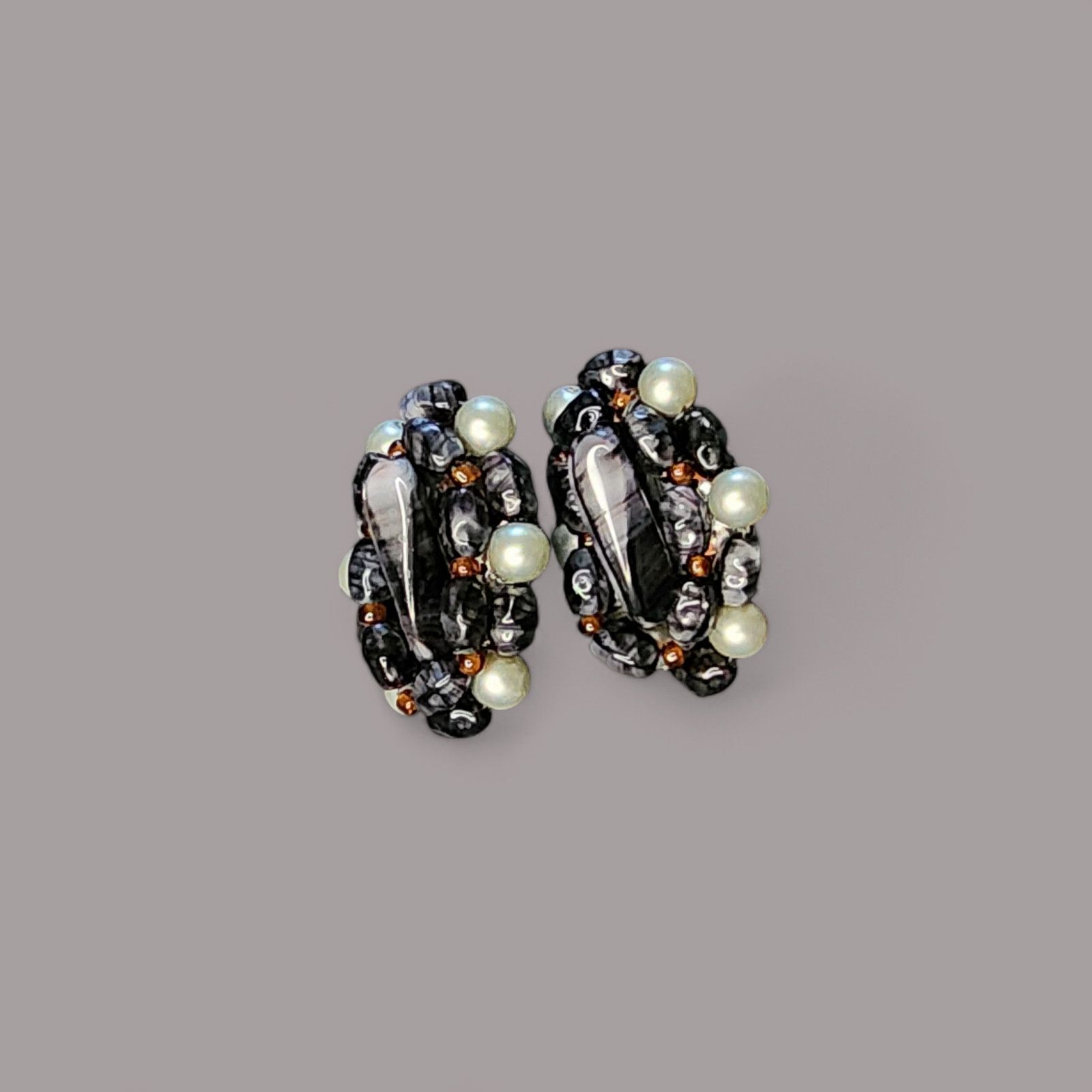 Schiaparelli Vintage Schiaparelli Pearl, Onyx. and Amber clip-on earrings Size ONE SIZE - 7 Thumbnail
