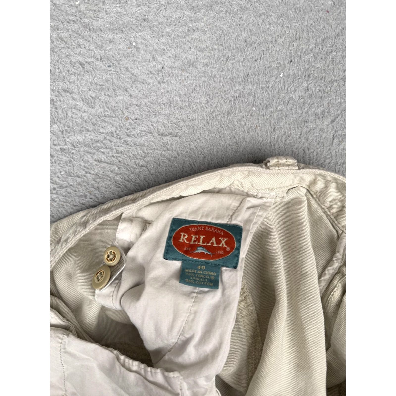 Tommy Bahama Tommy Bahama Shorts Men 40 Khaki Relax Cargo Pockets Zip Fly Tencel Blend Casual Size US 40 / EU 56 - 7 Thumbnail