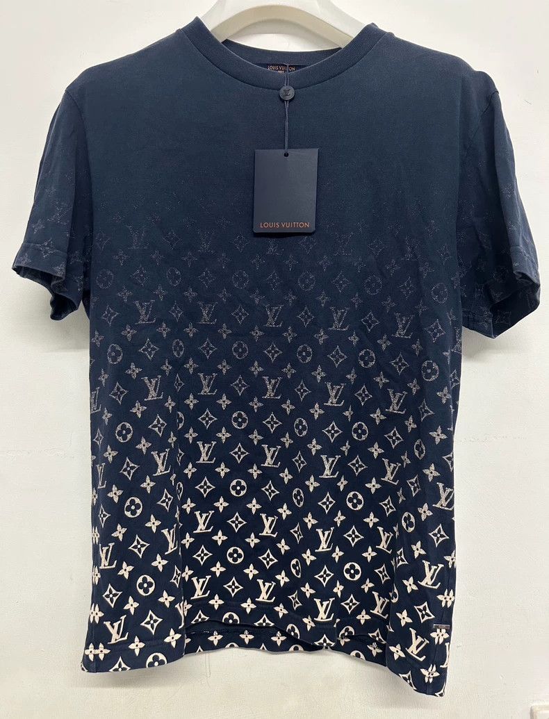 Louis Vuitton Louis Vuitton Round neck gradient full print short sleeve Size US S / EU 44-46 / 1 - 1 Thumbnail