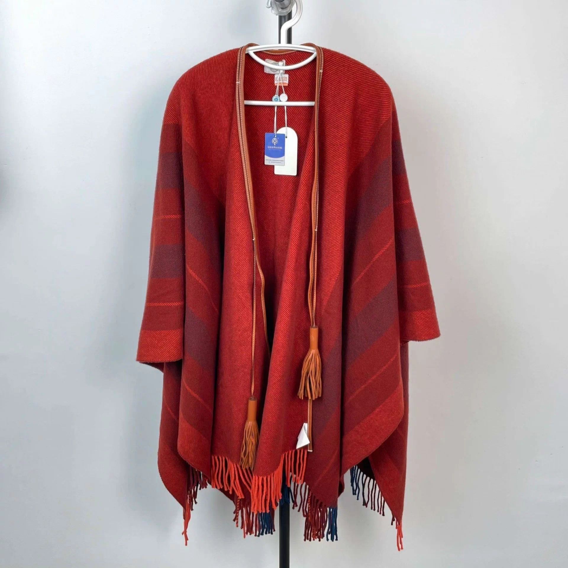 Hermes Hermès Tassel Shawl Deep Red Size ONE SIZE - 1 Thumbnail