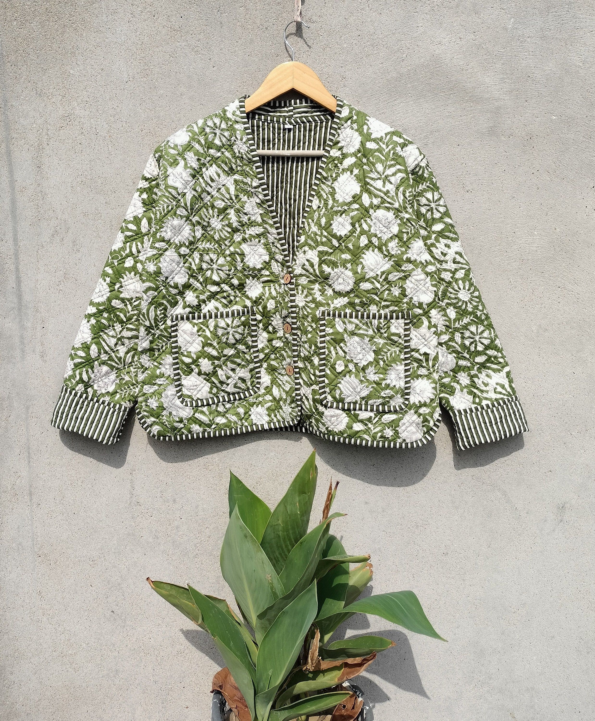 Handmade Printed Floral Quilted Jacket Short Vintage Jacket, Coats Size S / US 4 / IT 40 - 1 Thumbnail