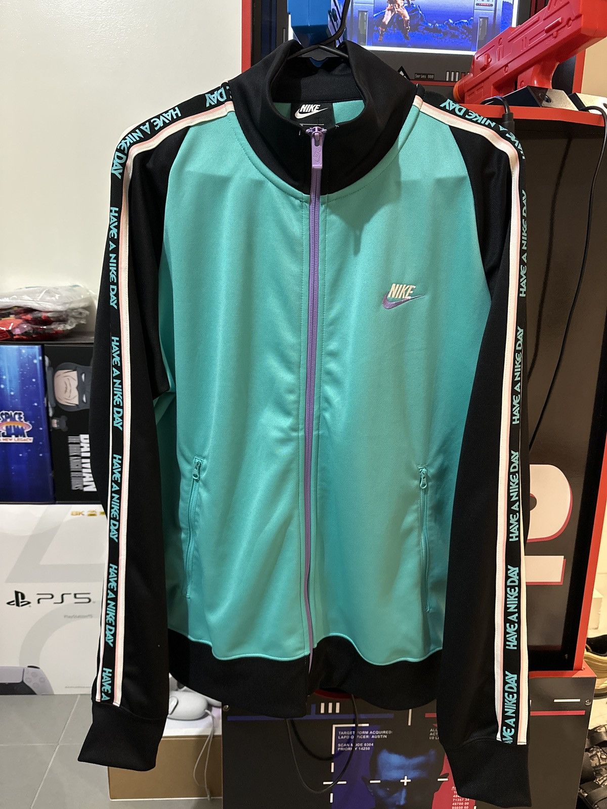 Have a nike day clearance track jacket