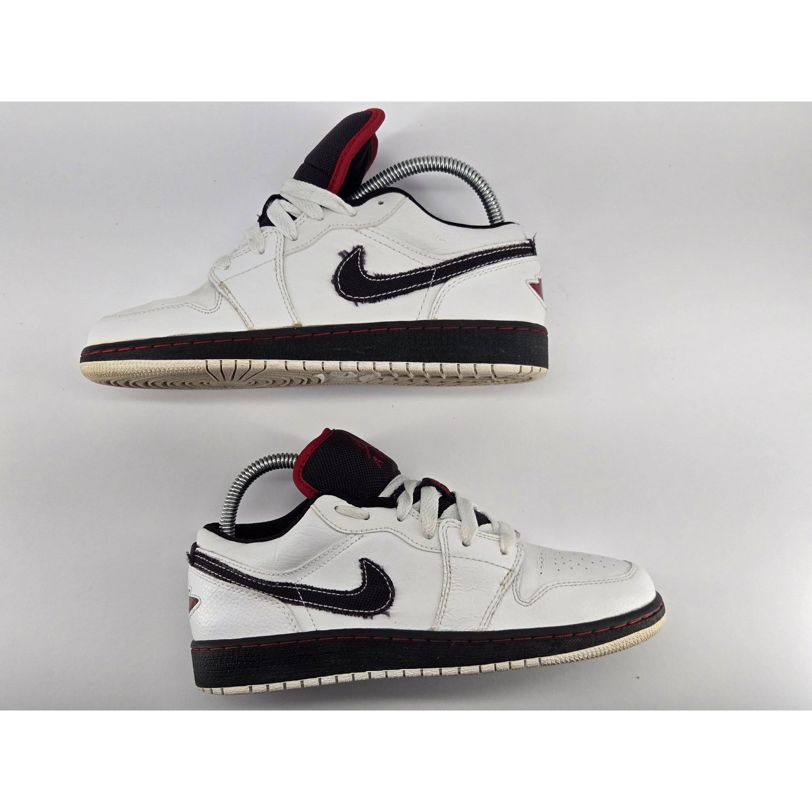 Nike Nike Air Jordan 1 Phat Low Retro Youth Sneakers Size 5.5Y Size US 5.5 / EU 38 - 5 Thumbnail
