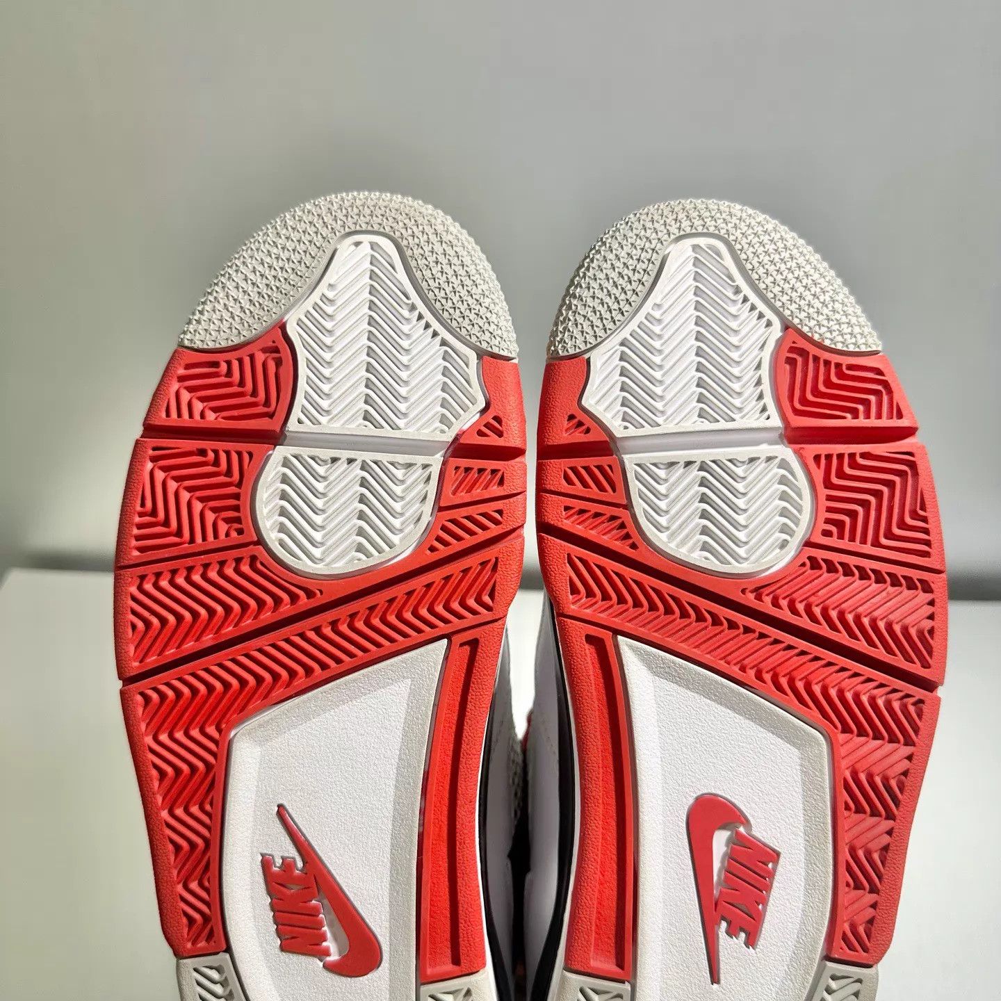 Nike Air Jordan 4 "Flame Red" Size 44.5 Worn Once Mint Size US 11.5 / EU 44-45 - 8 Thumbnail