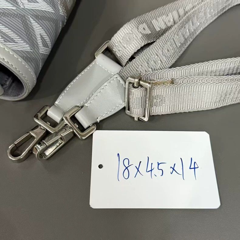 Dior DIOR Hit The Road Camera Bag Crossbody-2505 Size ONE SIZE - 9 Thumbnail