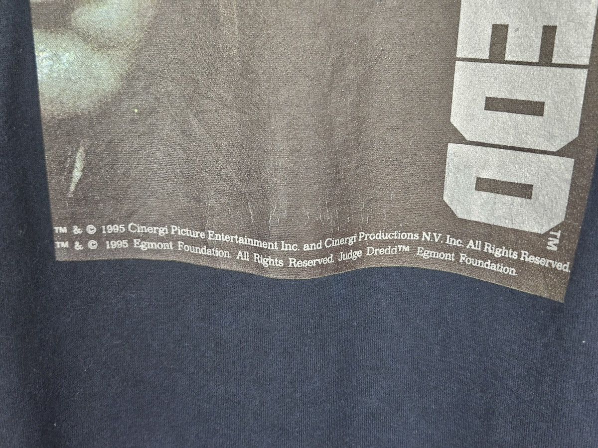 Vintage Vintage Judge Dredd 90s 1995 Movie Film shirt Size US M / EU 48-50 / 2 - 3 Thumbnail