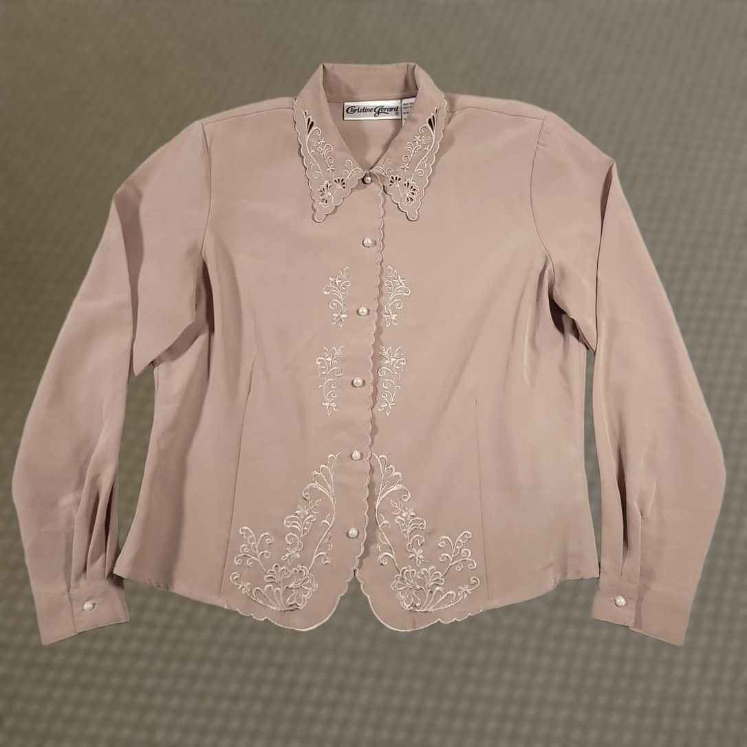 Vintage VINTAGE Christine Gerard Blouse Womens 10 Beige Embroidered Pearl Button Long Sleeve Vintage Style Blouse for Women Size L / US 10 / IT 46 - 1 Thumbnail