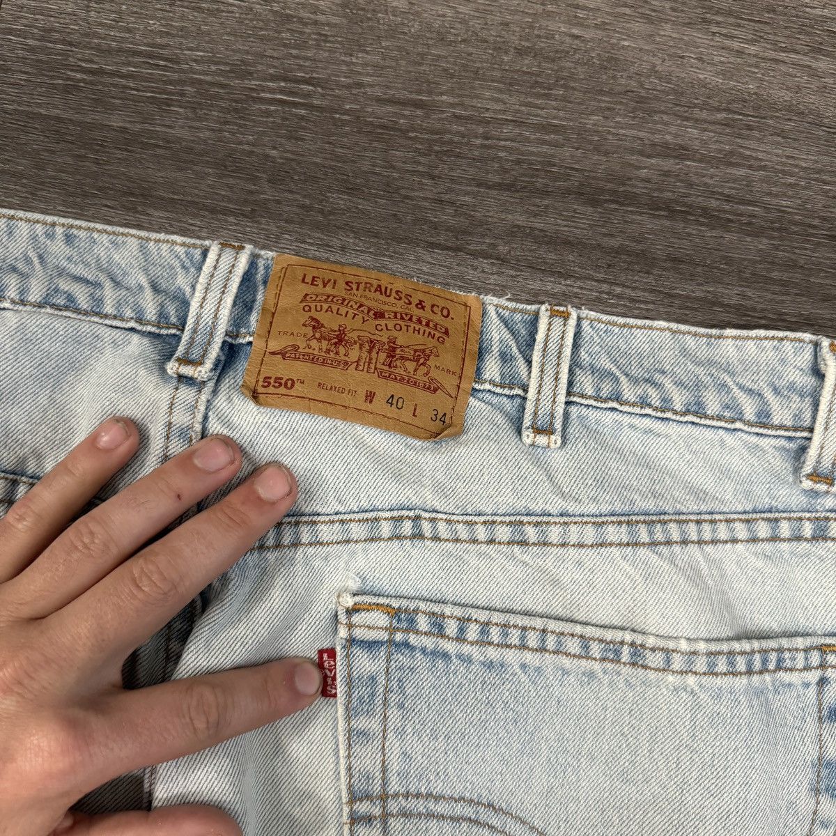 Levi's × StraightFaded × Vintage Vintage 90s Levi’s 550 Faded & distressed baggy jeans Size US 40 / EU 56 - 4 Thumbnail