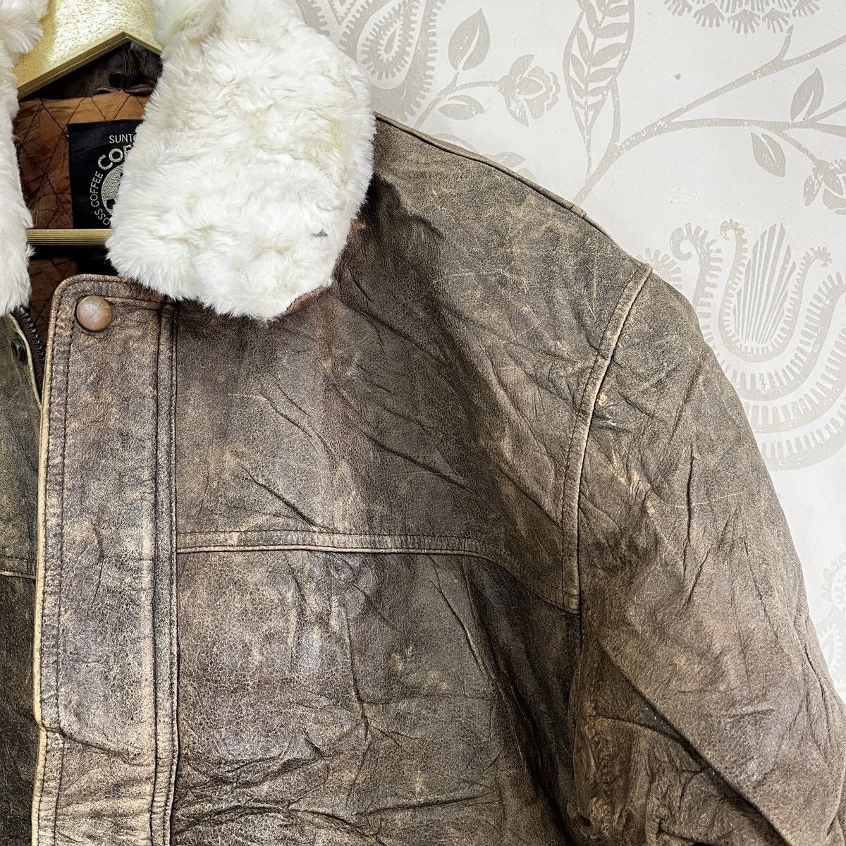 Genuine Leather × Japanese Brand × Vintage Vintage SUNTORY BOSS COFFEE B3 Genine Leather Bomber Jacket Size US XL / EU 56 / 4 - 10 Thumbnail