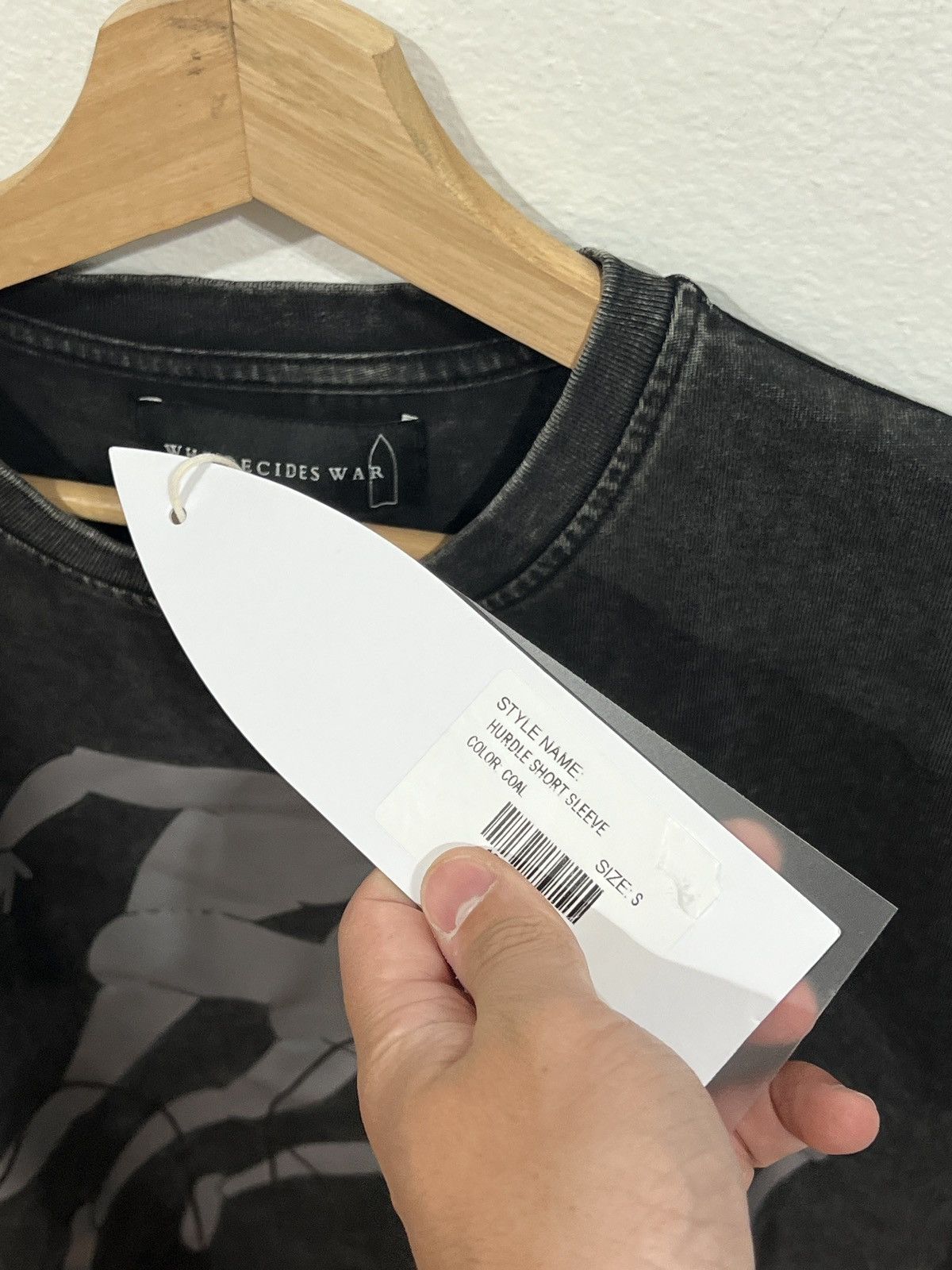 Who Decides War Who Decides War Hurdle Short Tee Size US S / EU 44-46 / 1 - 3 Thumbnail