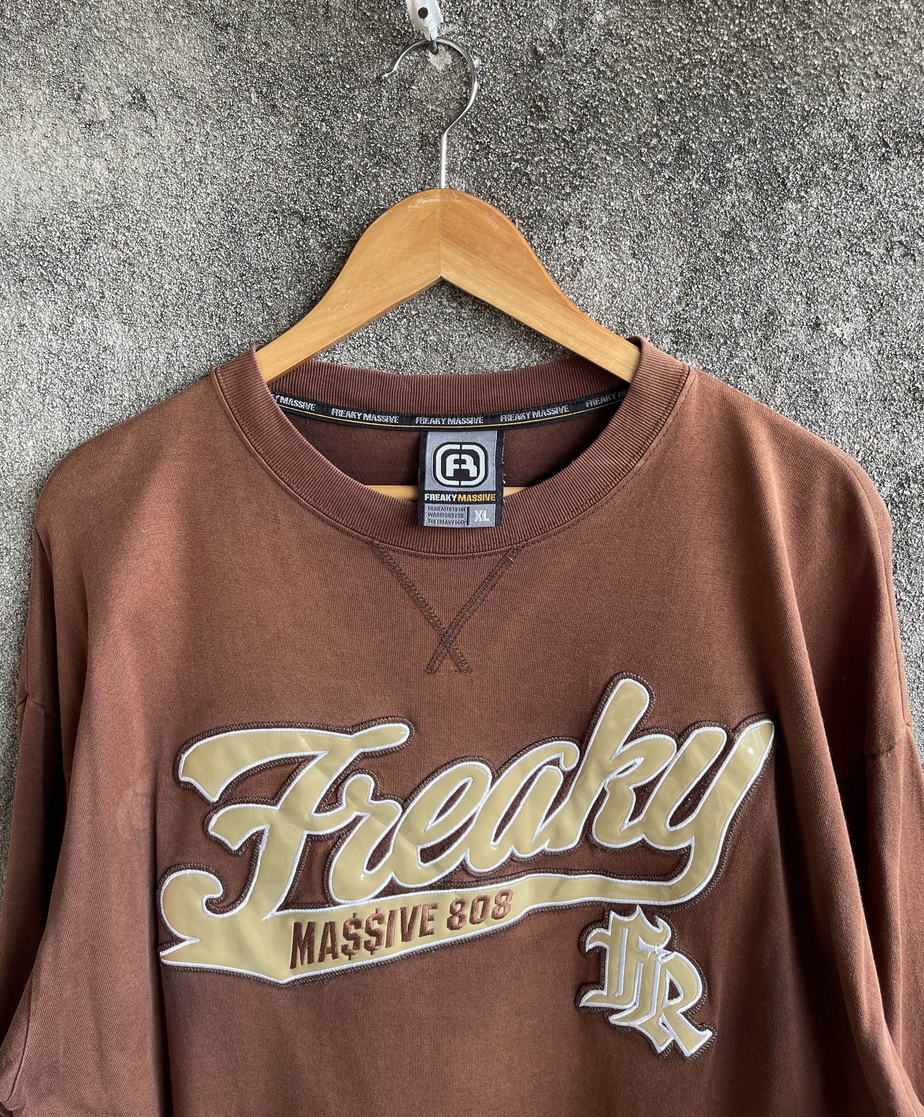 Massive Vintage’y2k🔥Freaky Massive🔥Embroidered Logo SpellOut L/S Tee Size US XL / EU 56 / 4 - 4 Thumbnail