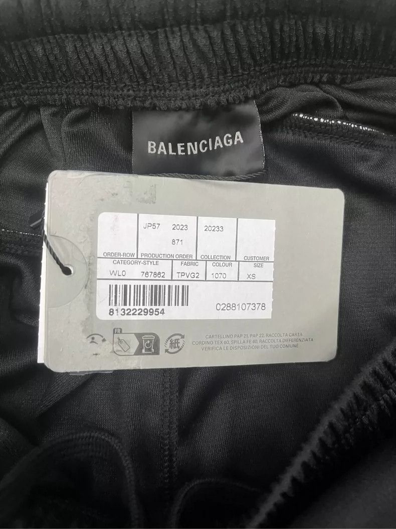 Balenciaga Balenciaga Manchester United Lion Logo Shorts-2505 Size US 30 / EU 46 - 7 Thumbnail