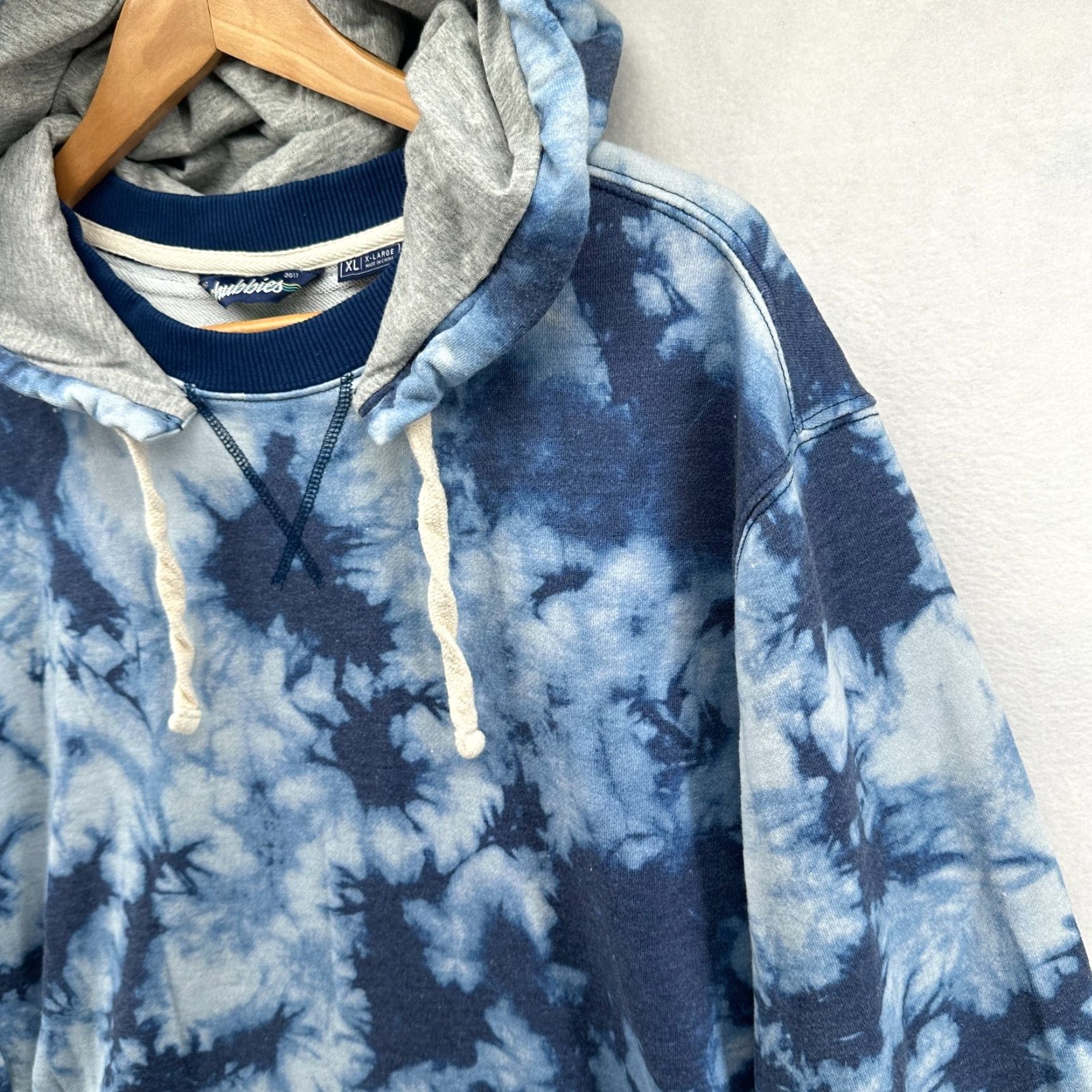 Chubbies Chubbies Hoodie Tie Dye Blue XL Men's The Far Out Long Sleeve Pullover Pockets Winter Size US XL / EU 56 / 4 - 4 Thumbnail