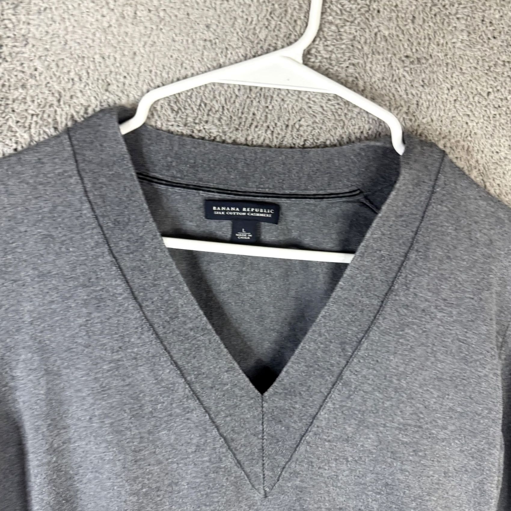 Banana Republic Banana Republic Sweater Womens Large Gray Silk Cashmere V Neck Knit Pullover Size L / US 10 / IT 46 - 6 Thumbnail