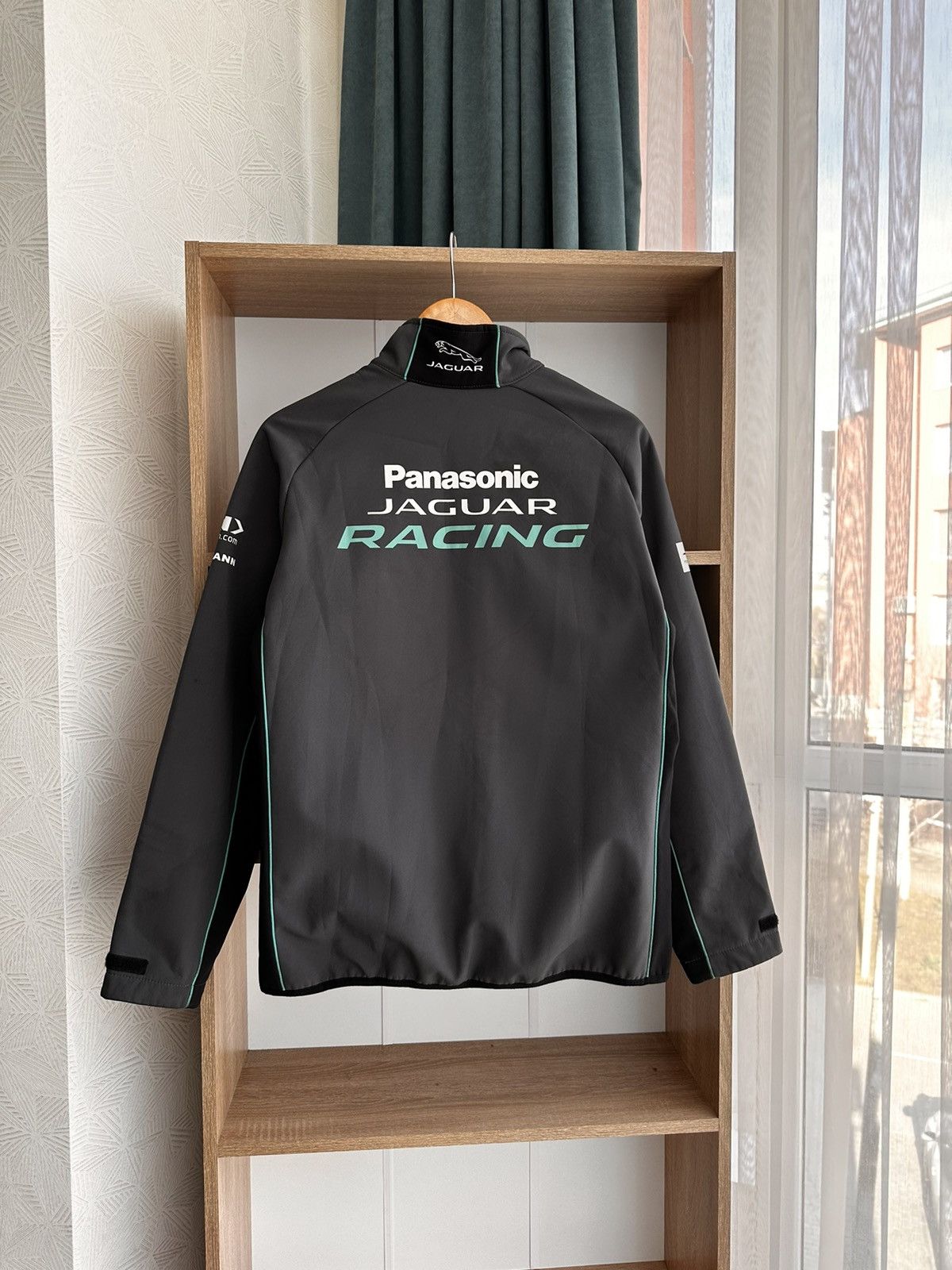 image of Formula Uno x Racing Vintage Formula E Panasonic Jaguar Racing Team Jacket in Black (Size Small)