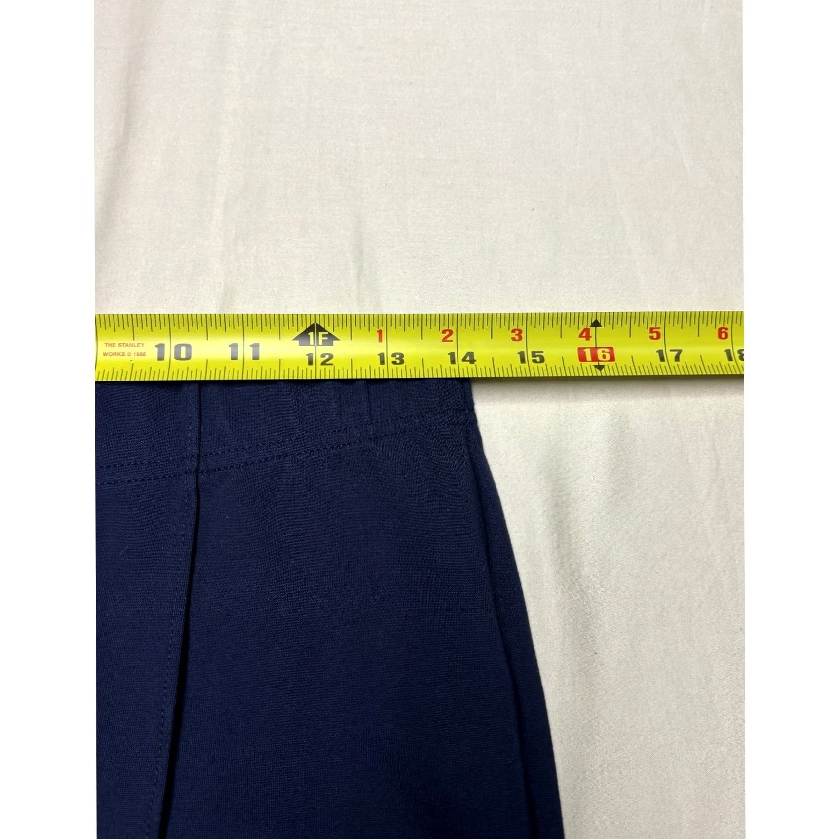 Lilly Pulitzer Lilly Pulitzer Blue Navy Knit Pants Flat Front Stretch Belted Elastic Waist Classic Fit L Women’s 32W 27Inseam Style 42447 Size 36" / US 14 / IT 50 - 6 Thumbnail