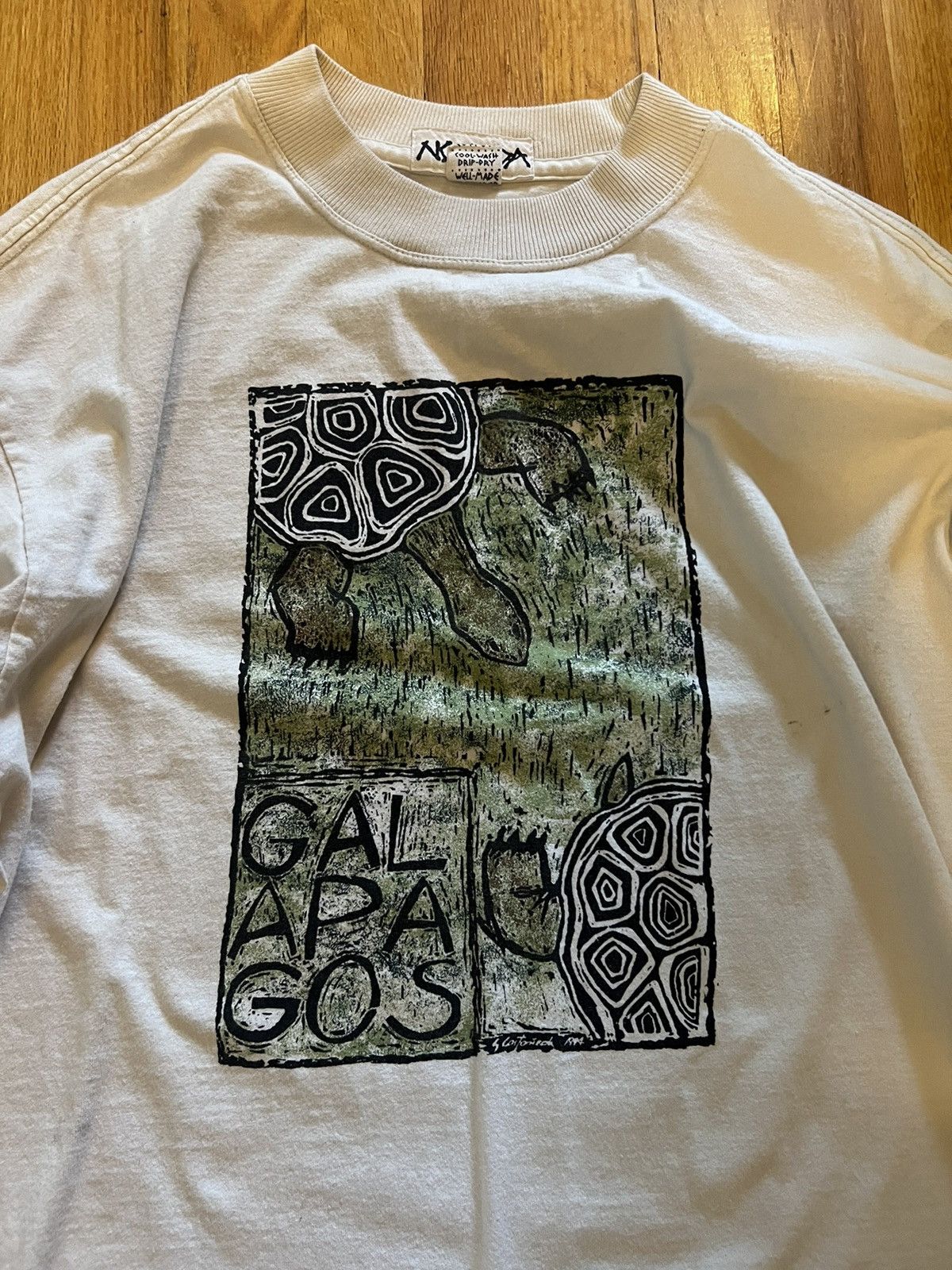 Vintage Vintage 1994 Galápagos Islands Long Sleeve Tee Size US XL / EU 56 / 4 - 1 Thumbnail