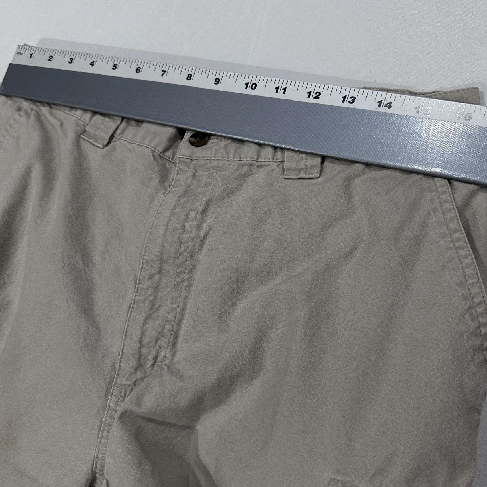 Vintage L.L. Bean Cargo Pants Men 35x32 Beige Tropic Weight Relaxed Fit BLEMISH Cargo Pocket Slash Pocket Zip Front Button Workwear Casual Pants Size US 35 - 6 Thumbnail
