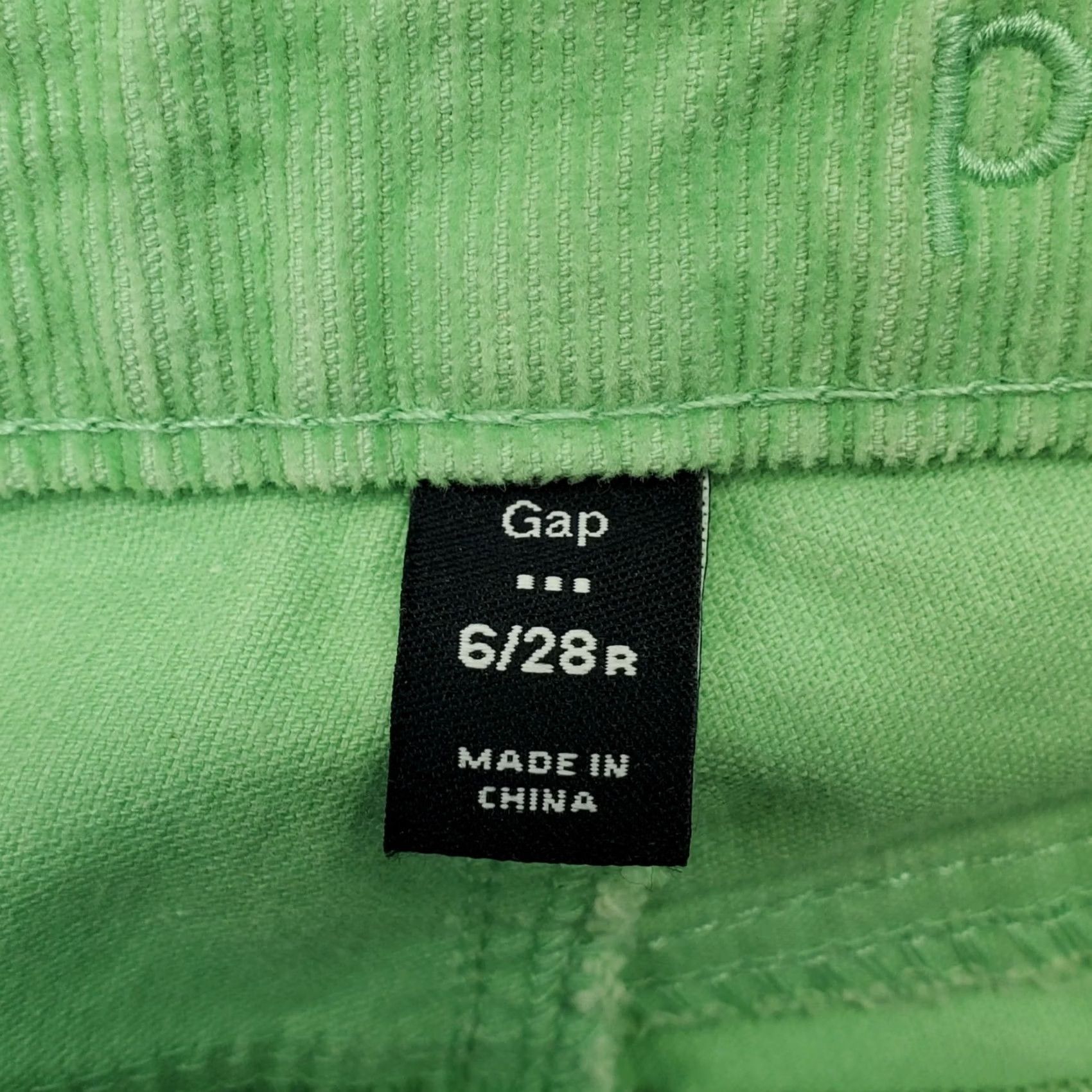 Gap Gap Womens Corduroy Pants 6 Green Flat Front 29.25" Inseam Skinny Leg Casual Streetwear Chino NWT Womens Size 6 Gap Pants Green Corduroy Jackets? Size 28" / US 6 / IT 42 - 7 Thumbnail