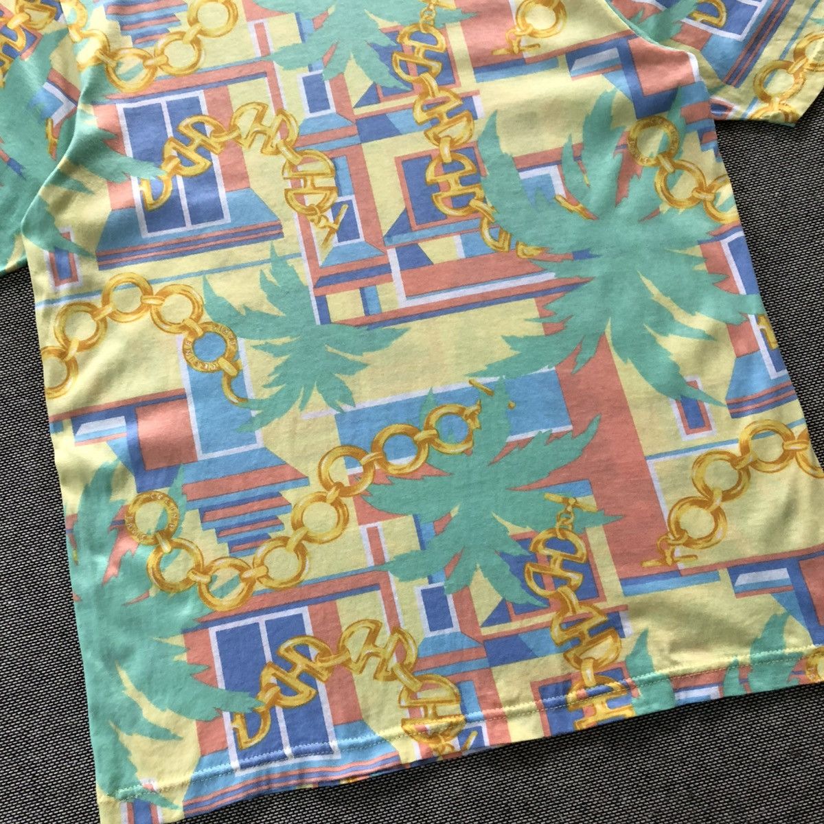 Celine CELINE Italy Rare Multicolor Chain Overprint T-Shirt Size US XS / EU 42 / 0 - 4 Thumbnail