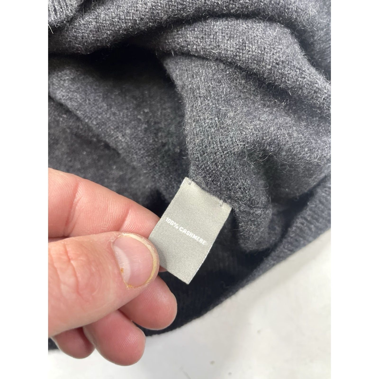 Neiman Marcus VINTAGE Neiman Marcus 100% Cashmere V Neck Sweater-Men's 2XL Dark Gray Luxury Size US XXL / EU 58 / 5 - 7 Thumbnail