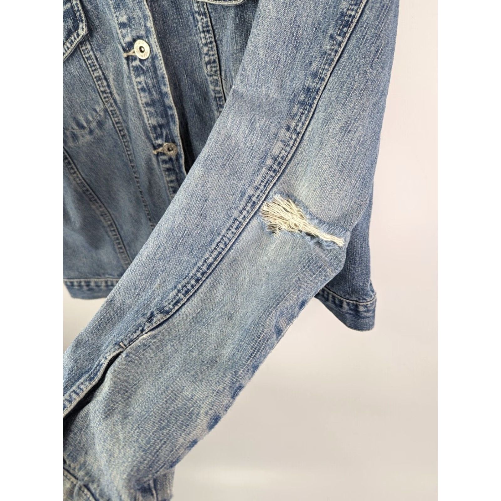 Faded Glory Faded Glory Denim Jacket Distressed Short Button Closure Women's L Medium Wash Indigo Vintage 90s Classic Collared Jacket Size L / US 10 / IT 46 - 5 Thumbnail