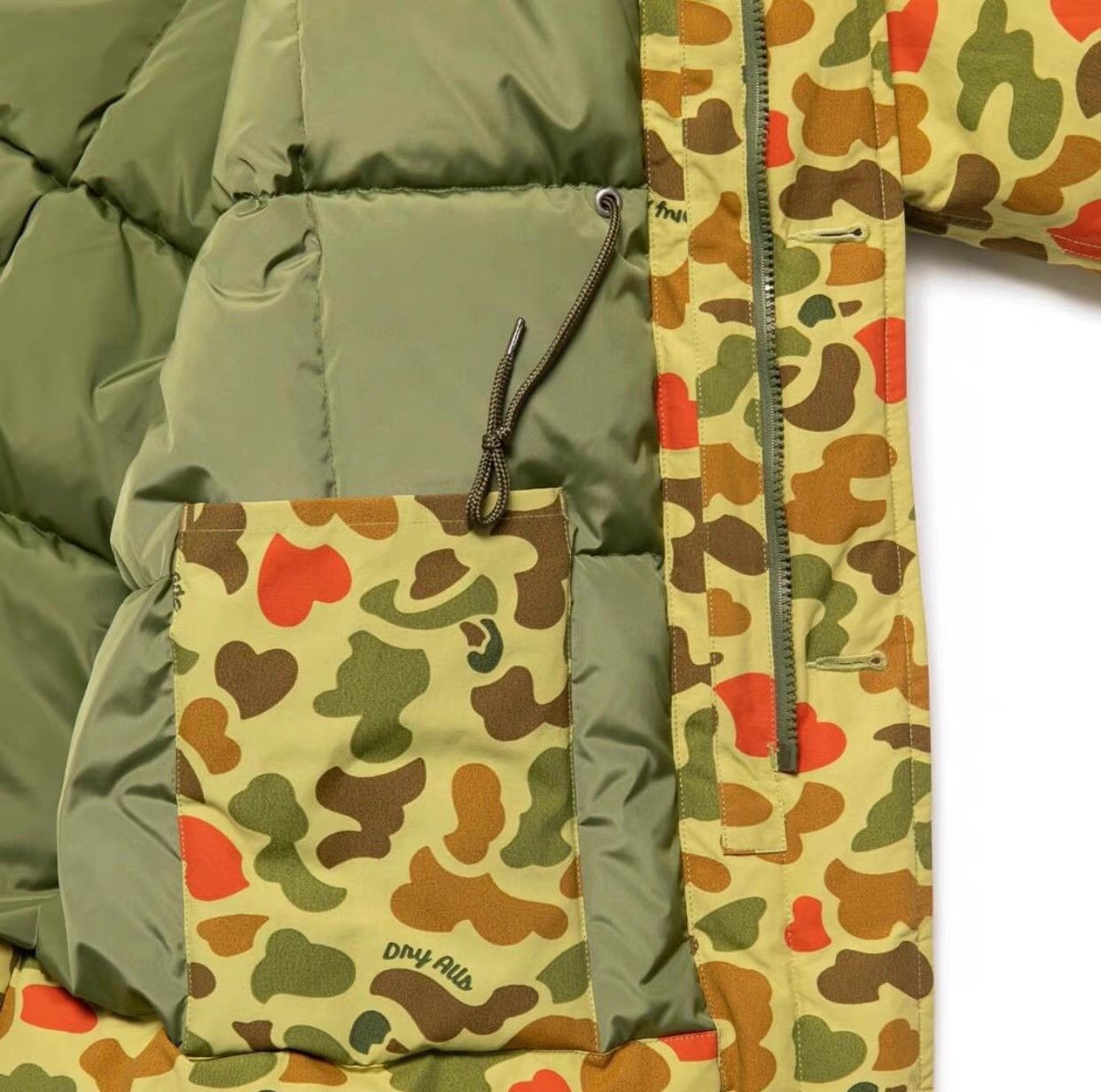 Human Made HUMAN MADE® DUCK CAMO DOWN Reversible Vest Ｑ22 Size US M / EU 48-50 / 2 - 4 Thumbnail