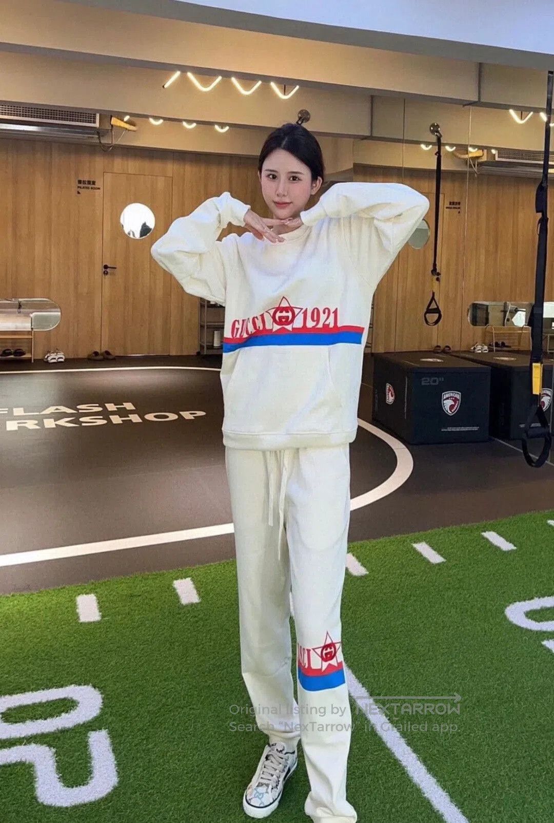 Gucci gucci sweatshirt with star logo in beige. Size US M / EU 48-50 / 2 - 9 Thumbnail