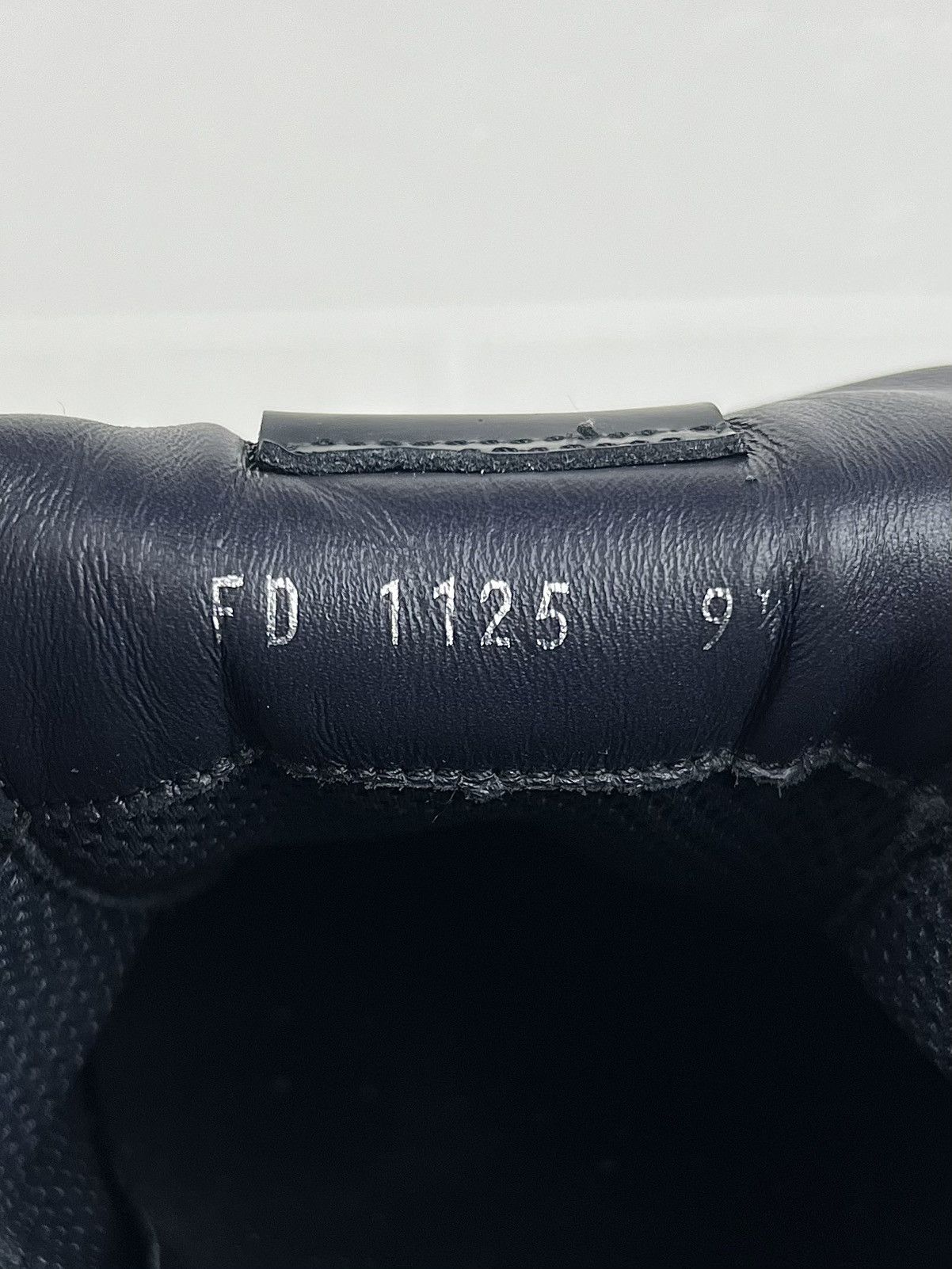 Louis Vuitton LOUIS VUITTON Sneakers Leather Trainers LV Monogram Logo Men Size US 10.5 / EU 43-44 - 23 Thumbnail