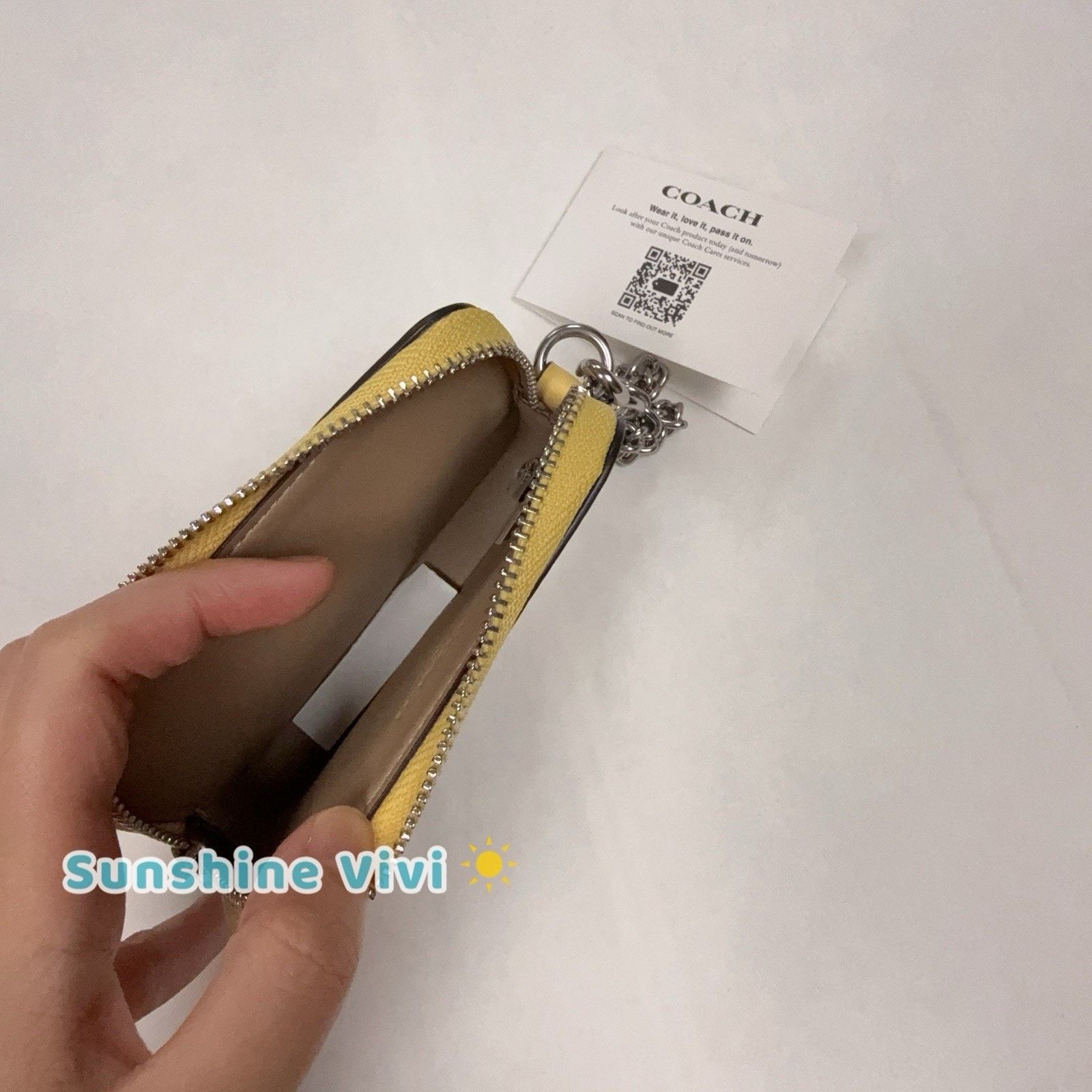 Coach NWT Coach Zip Card Case Signature Canvas Floral Print CAU44 Size ONE SIZE - 7 Thumbnail