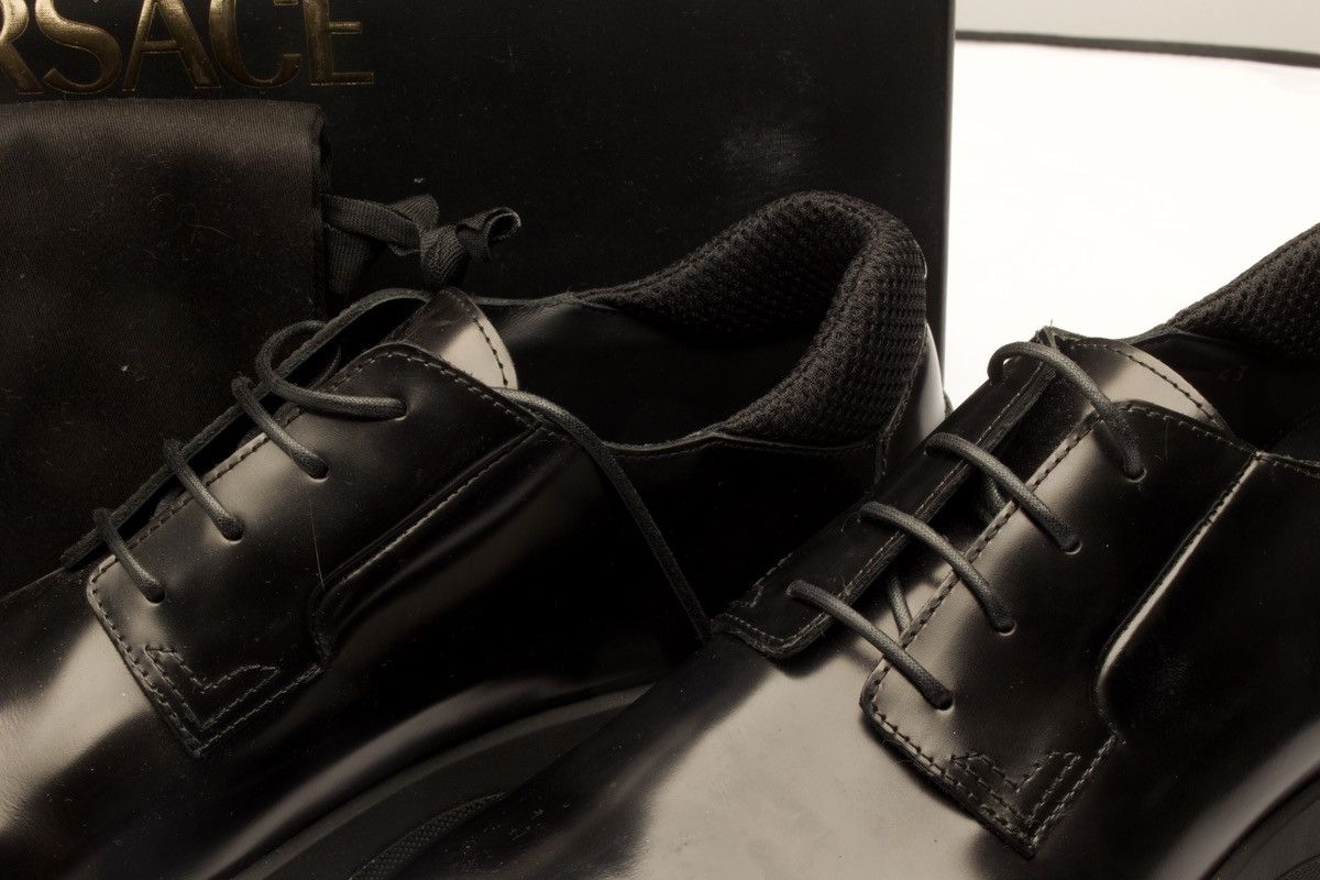 Versace Versace Black Leather Lace-Up Shoes Brand New .Size 9 Size US 9 / EU 42 - 2 Thumbnail