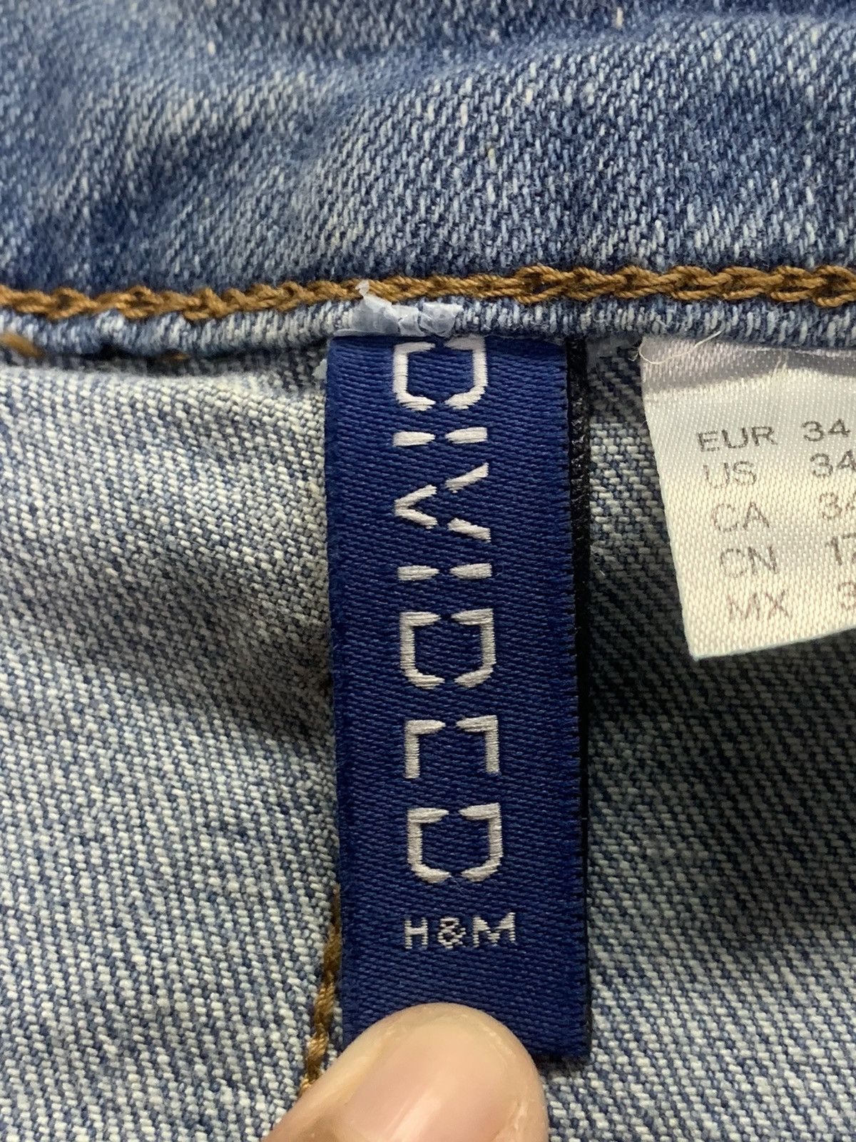 H&M H&M Distress Jeans Size US 34 / EU 50 - 16 Thumbnail
