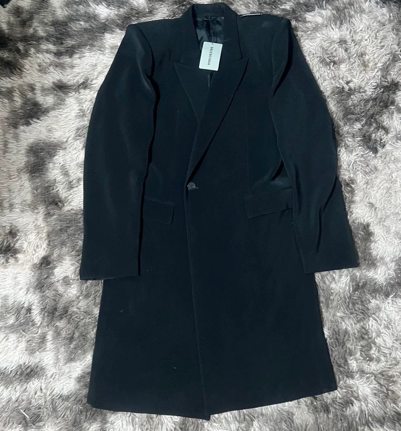 Balenciaga Balenciaga Silk coat with shoulder Logo and shoulder pad co Size US S / EU 44-46 / 1 - 1 Thumbnail