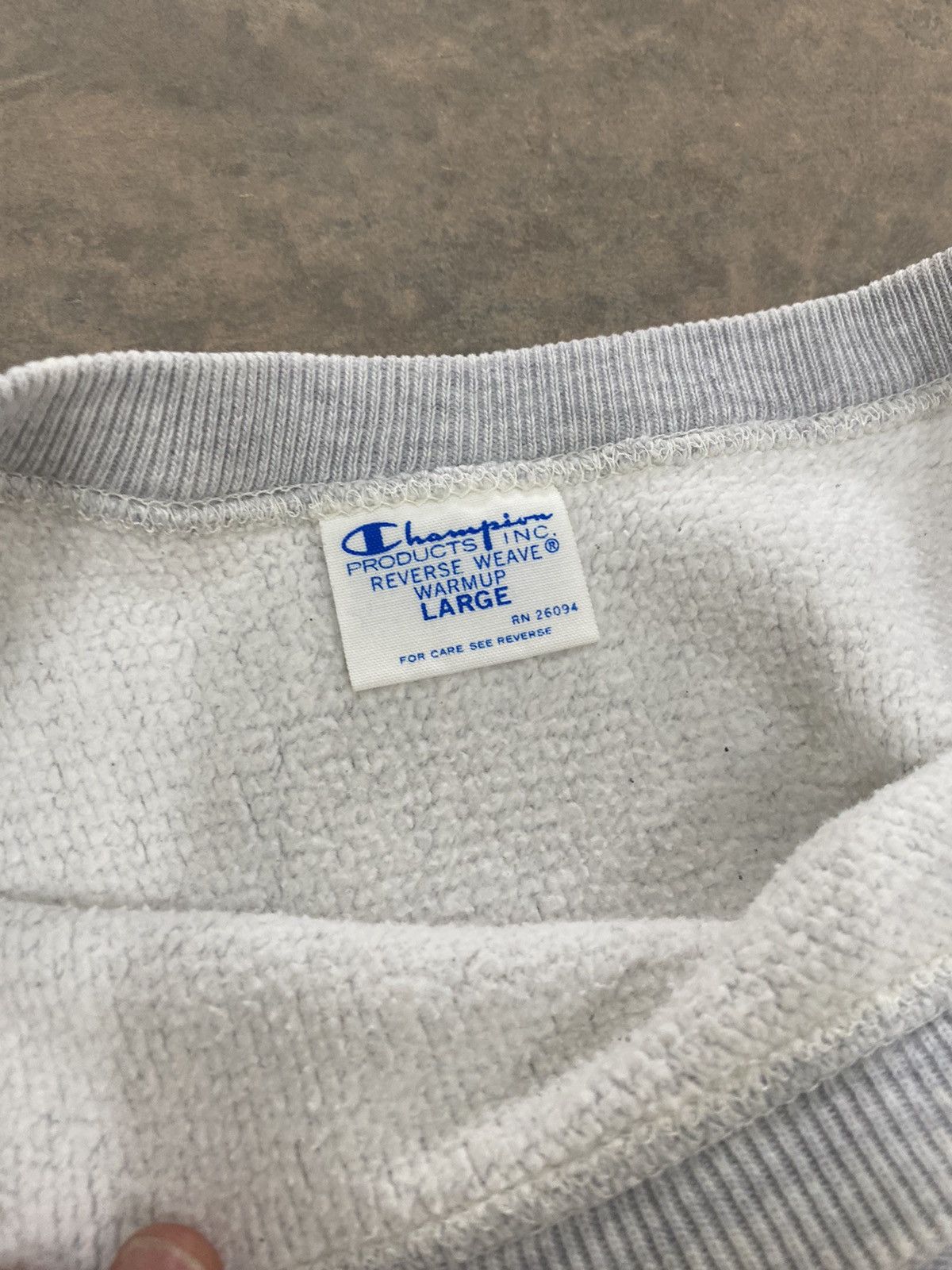 Champion × Vintage VINTAGE REVERSE WEAVE CHAMPION DISTRESSED SWEATSHIRT 80s 90s Size US L / EU 52-54 / 3 - 9 Thumbnail