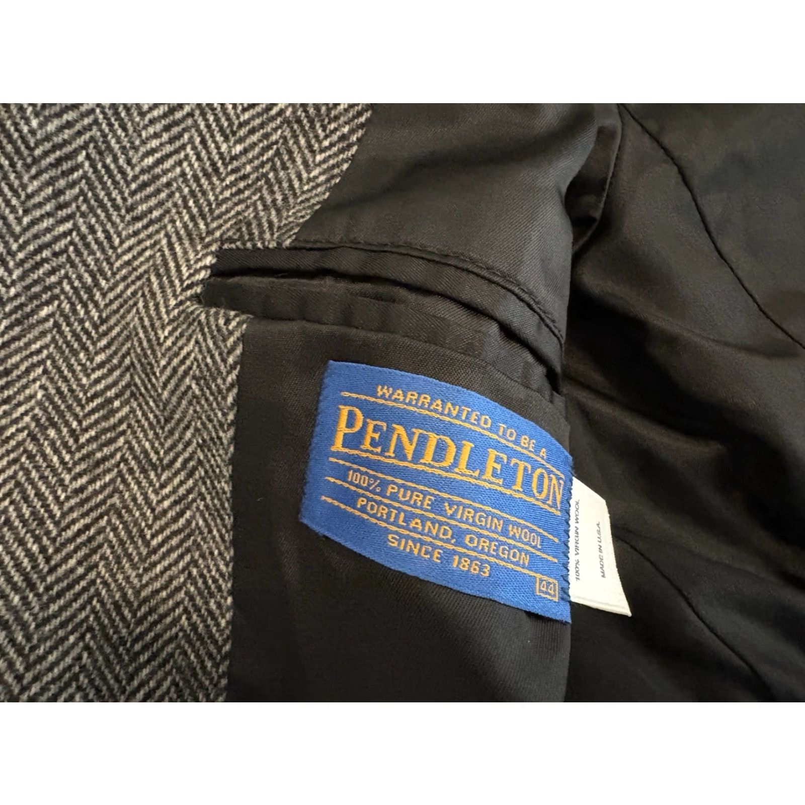 Pendleton Pendleton Wool Tweed Jacket Sport Coat Gray Black 44 Mens Western 2 Button Elbow Patch Blazer Size 44 Wool Blazer Size 44R - 3 Thumbnail