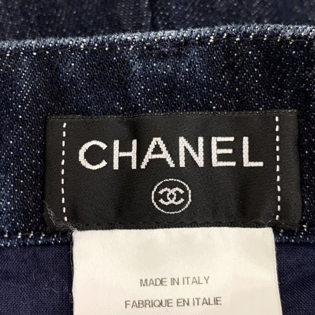Chanel Chanel Navy Blue Court Flower Dark Embroidered Cotton Shorts Size 26" / US 2 / IT 38 - 6 Thumbnail