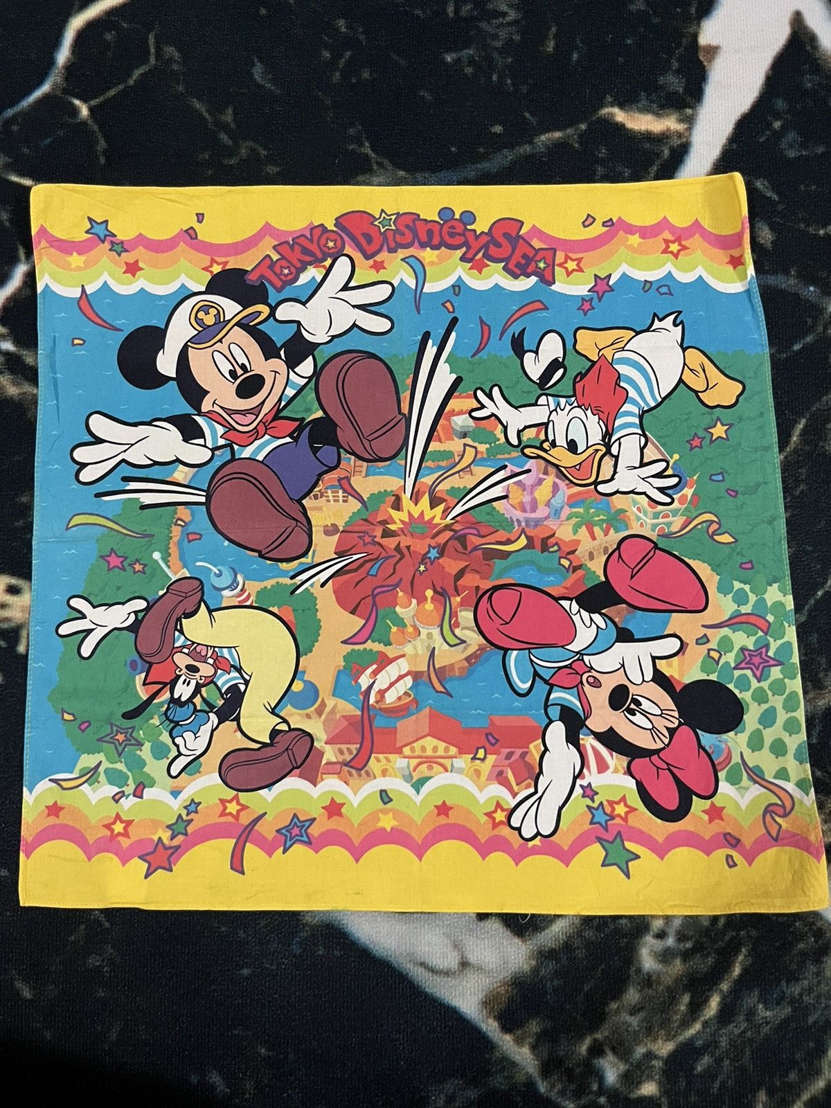 Disney × Mickey Mouse Disney Handkerchief/ mickey mouse Size ONE SIZE - 1 Thumbnail